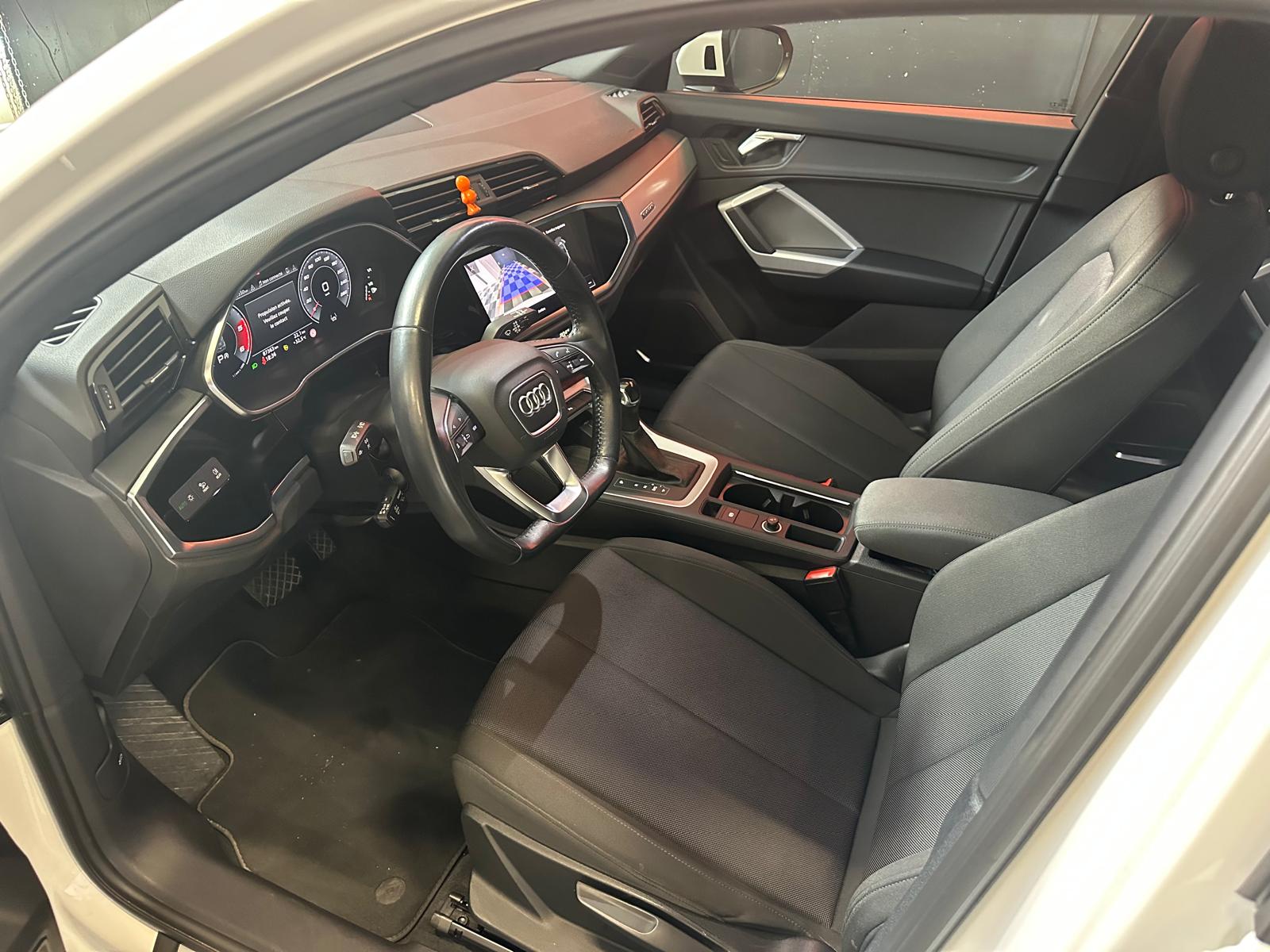 AUDI Q3 40 TDI Attraction quattro S-tronic-image-1