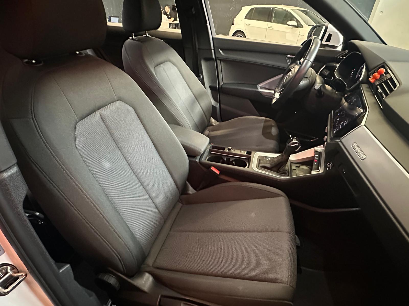 AUDI Q3 40 TDI Attraction quattro S-tronic-image-11