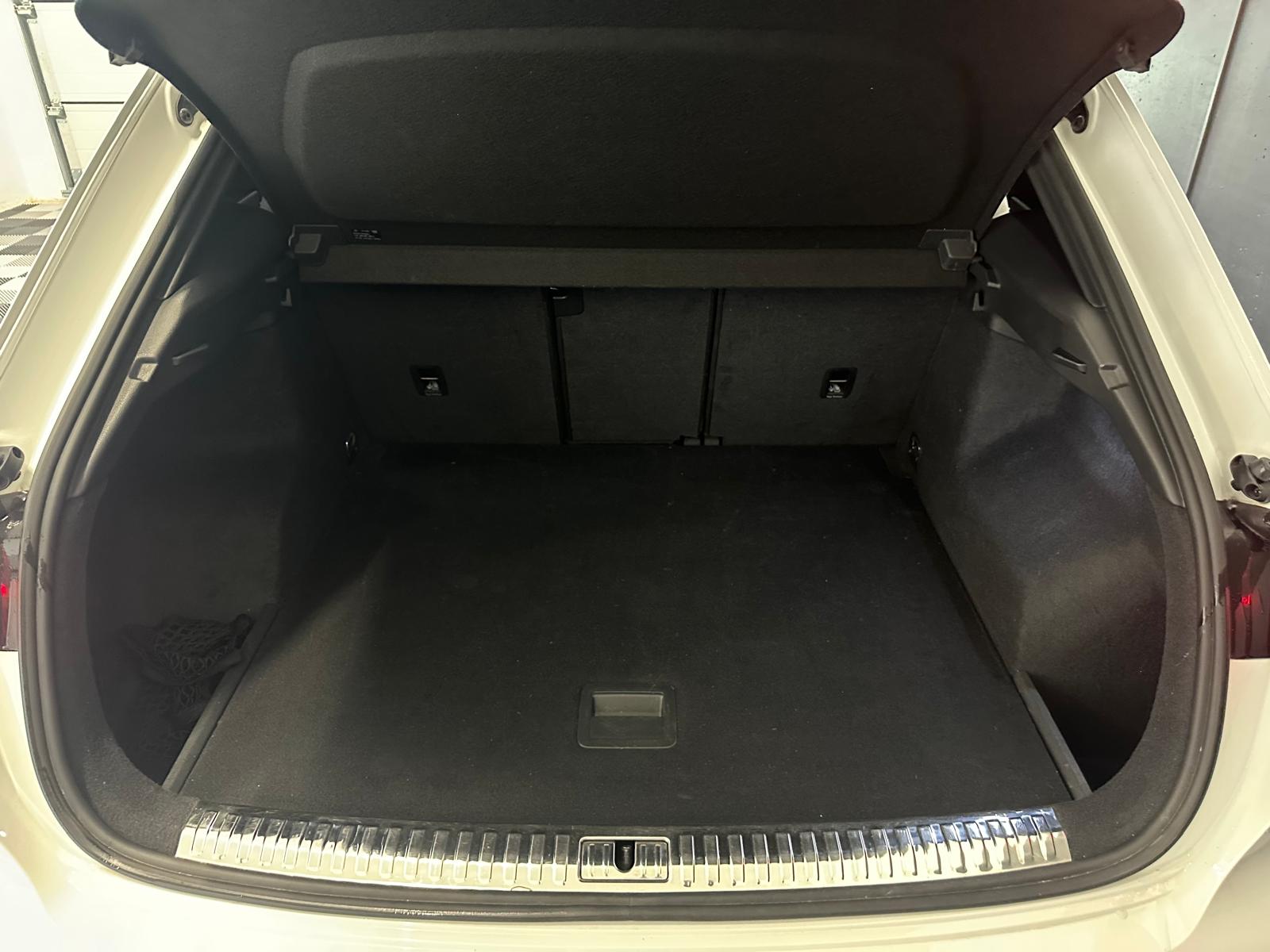AUDI Q3 40 TDI Attraction quattro S-tronic-image-24