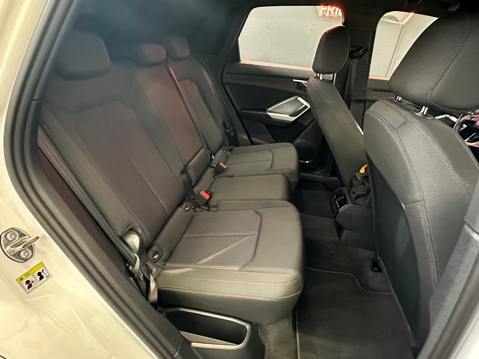 AUDI Q3 40 TDI Attraction quattro S-tronic-image-13