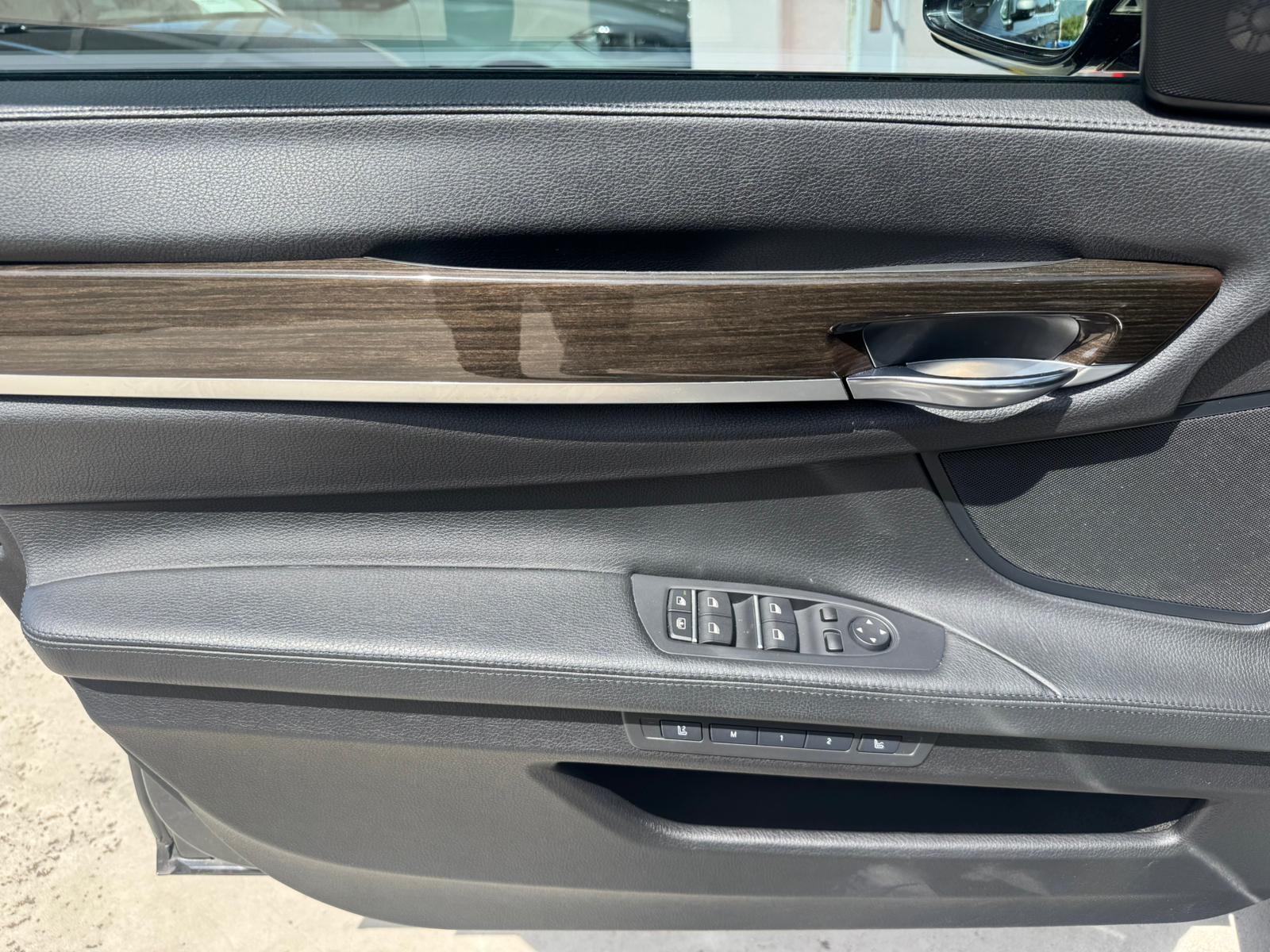 BMW 740d xDrive-image-27