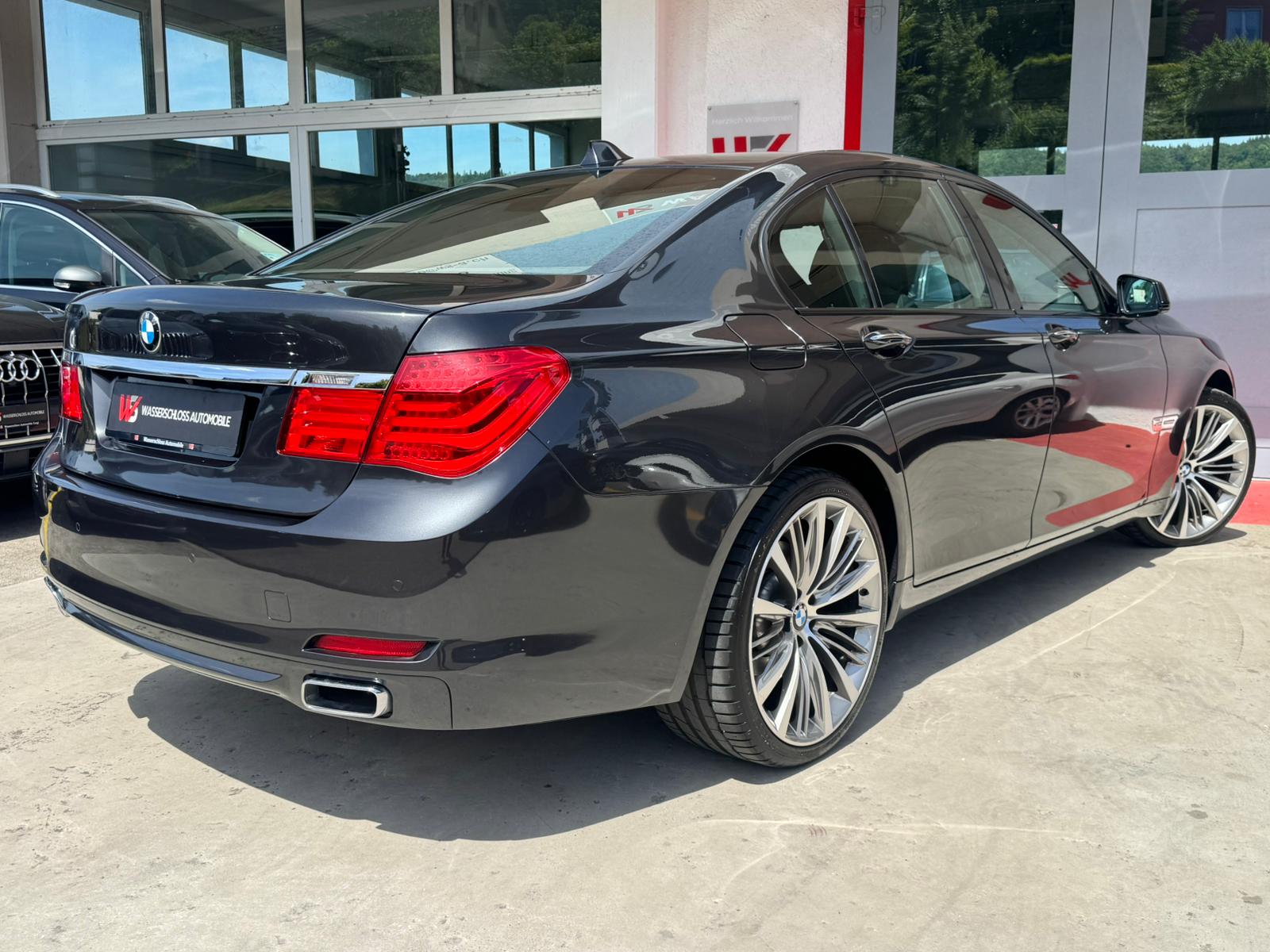 BMW 740d xDrive-image-4