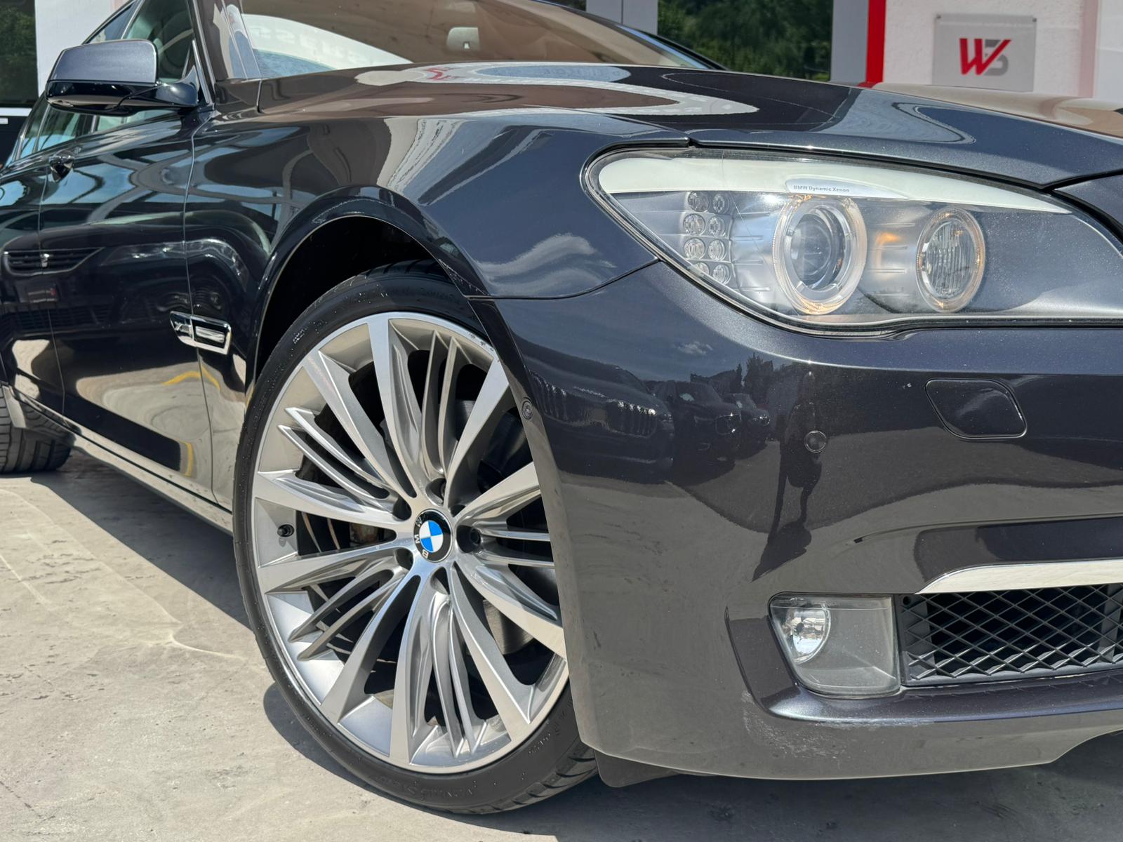 BMW 740d xDrive-image-7