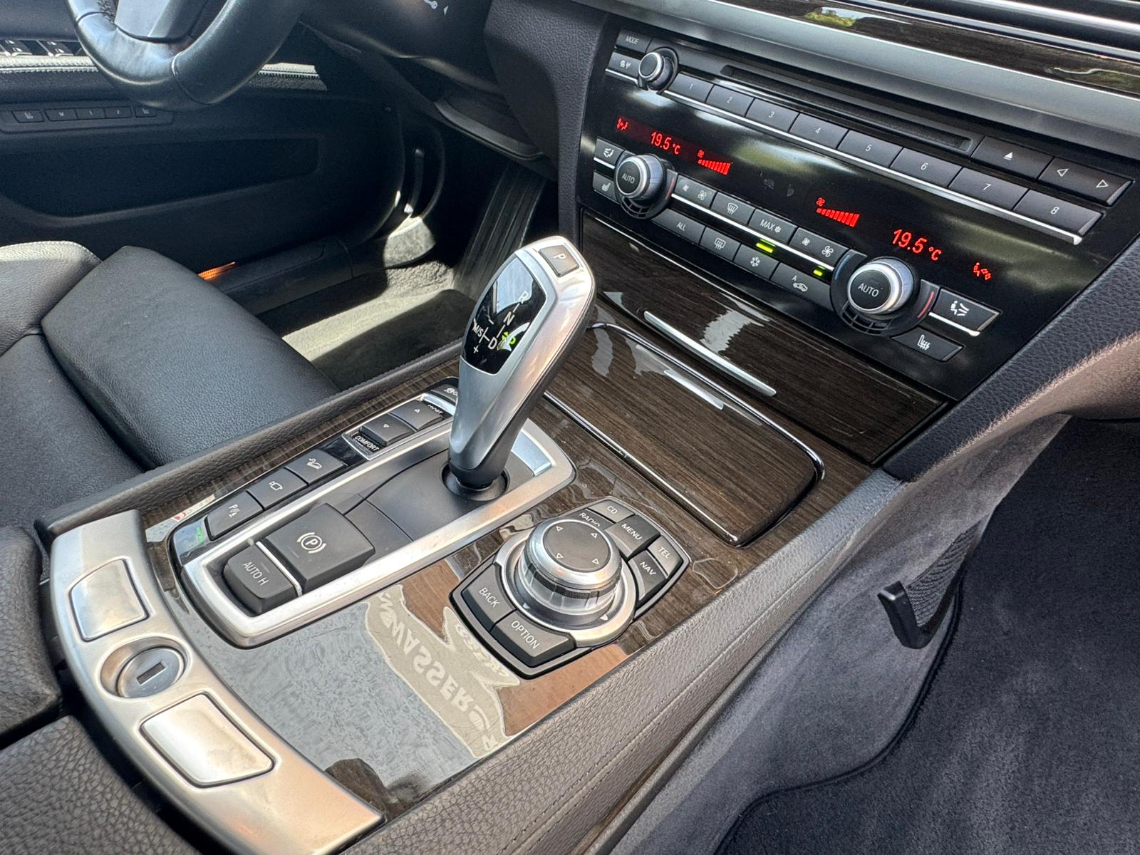 BMW 740d xDrive-image-20
