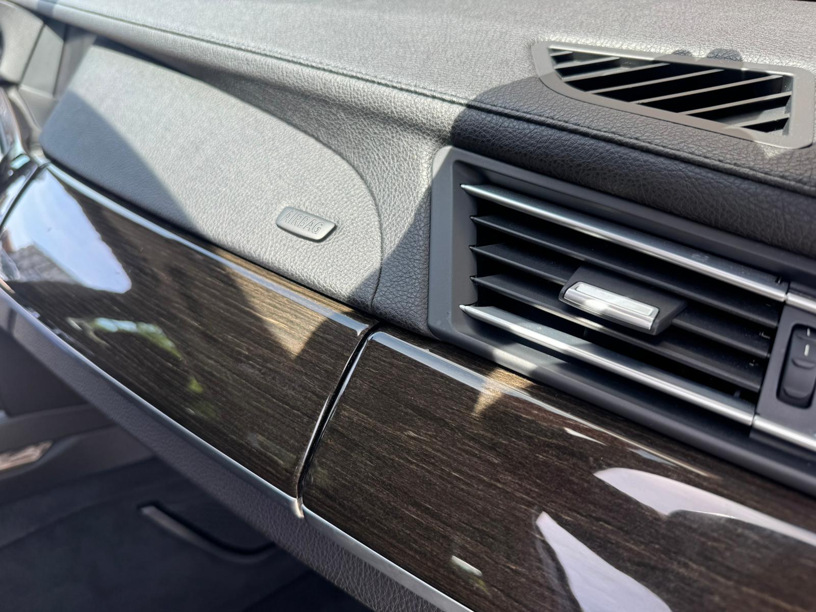 BMW 740d xDrive-image-29
