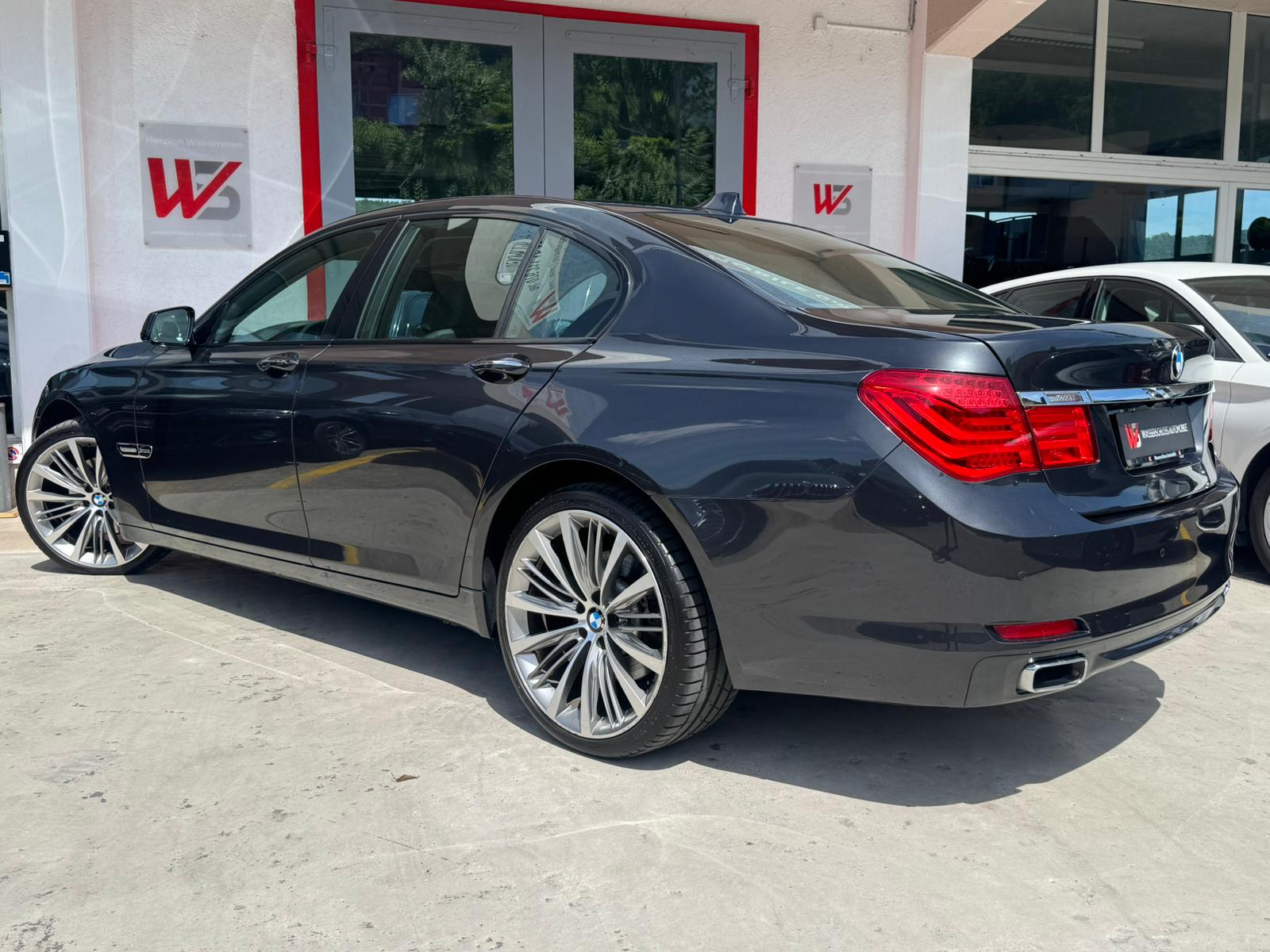 BMW 740d xDrive-image-3