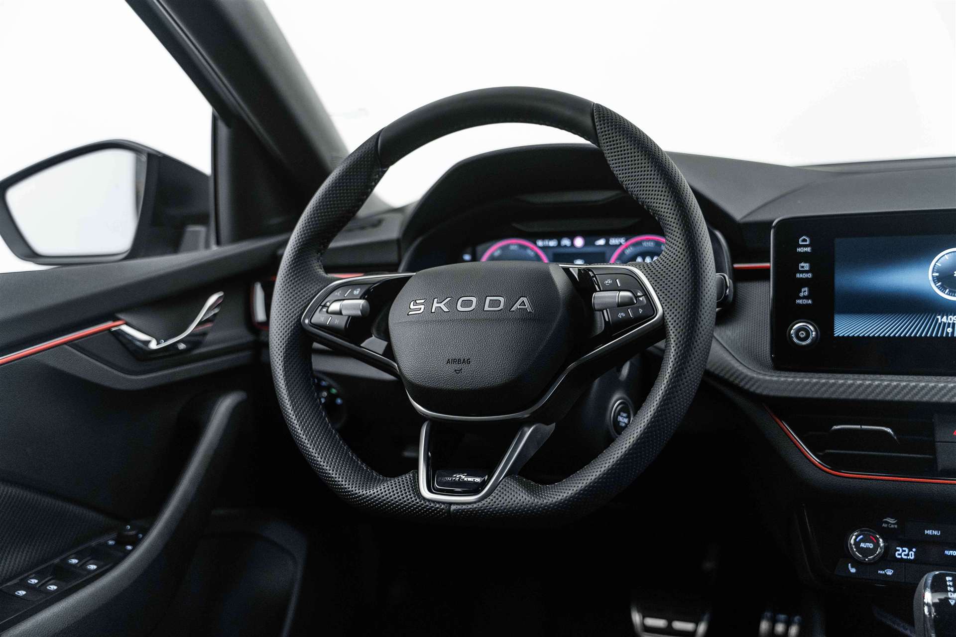 SKODA Scala 1.5 TSi Monte Carlo DSG-Automat-image-9