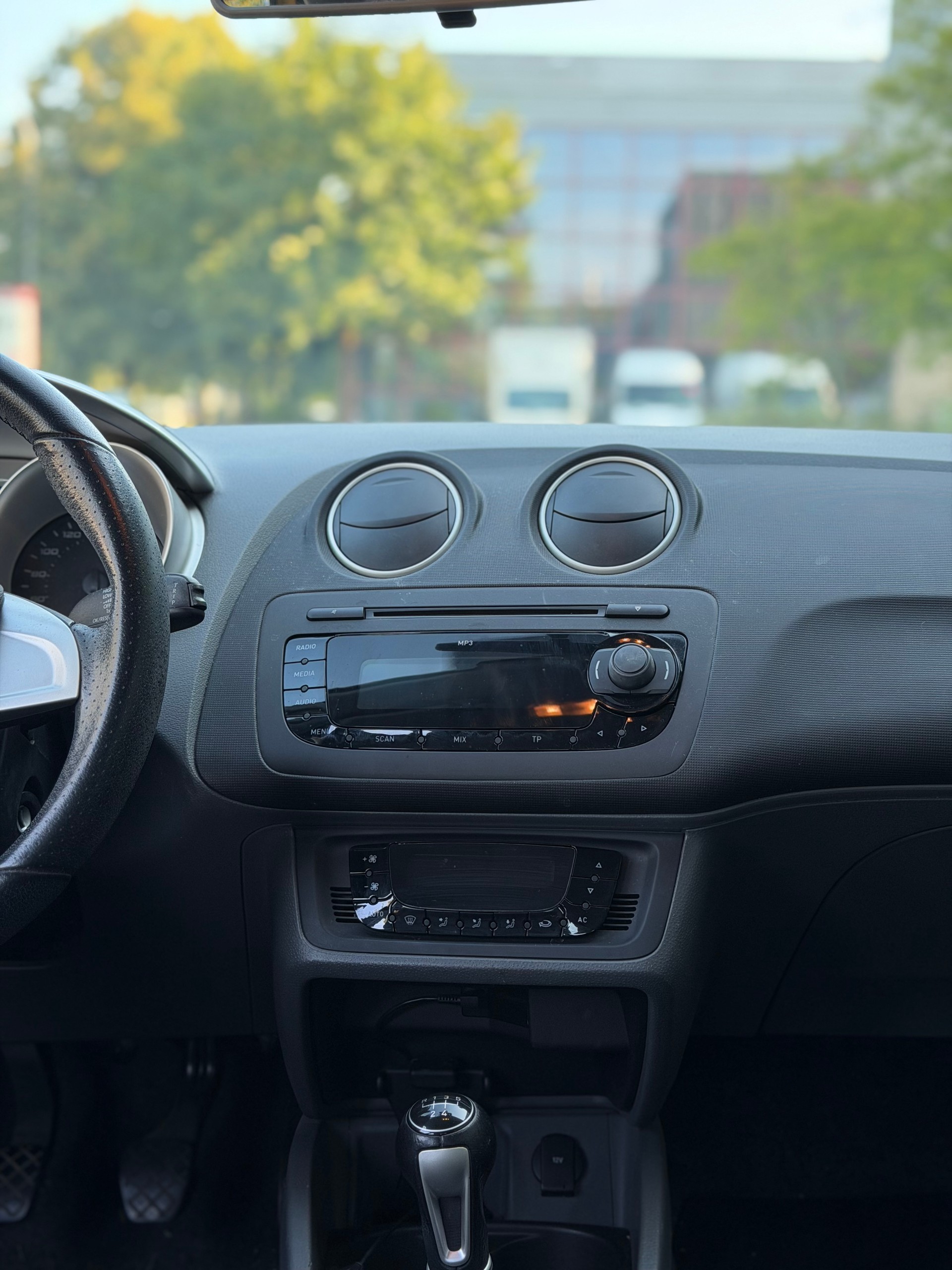 SEAT Ibiza 1.2 TSI Style-image-8