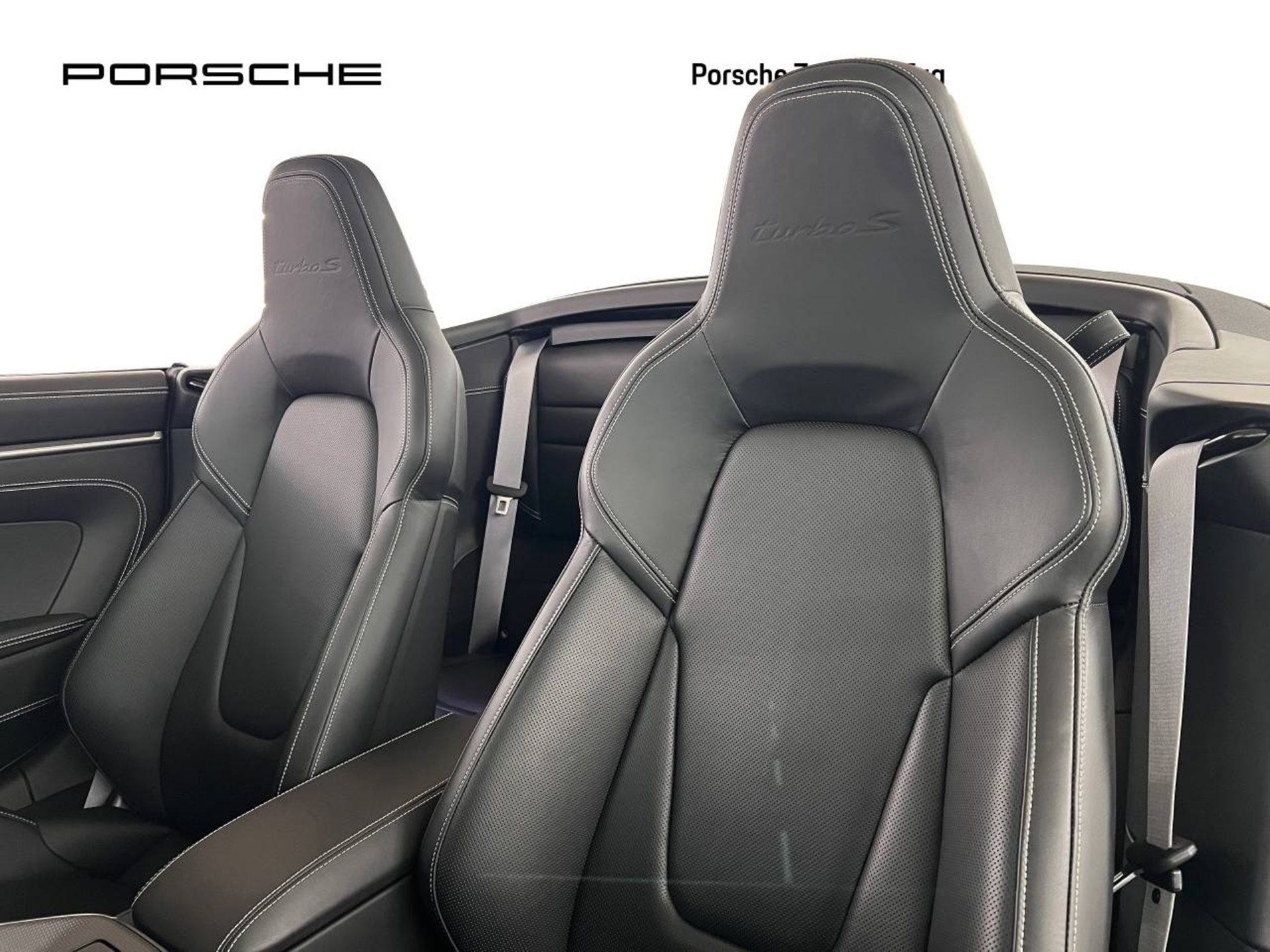 PORSCHE 911 Turbo S Cabriolet-image-4