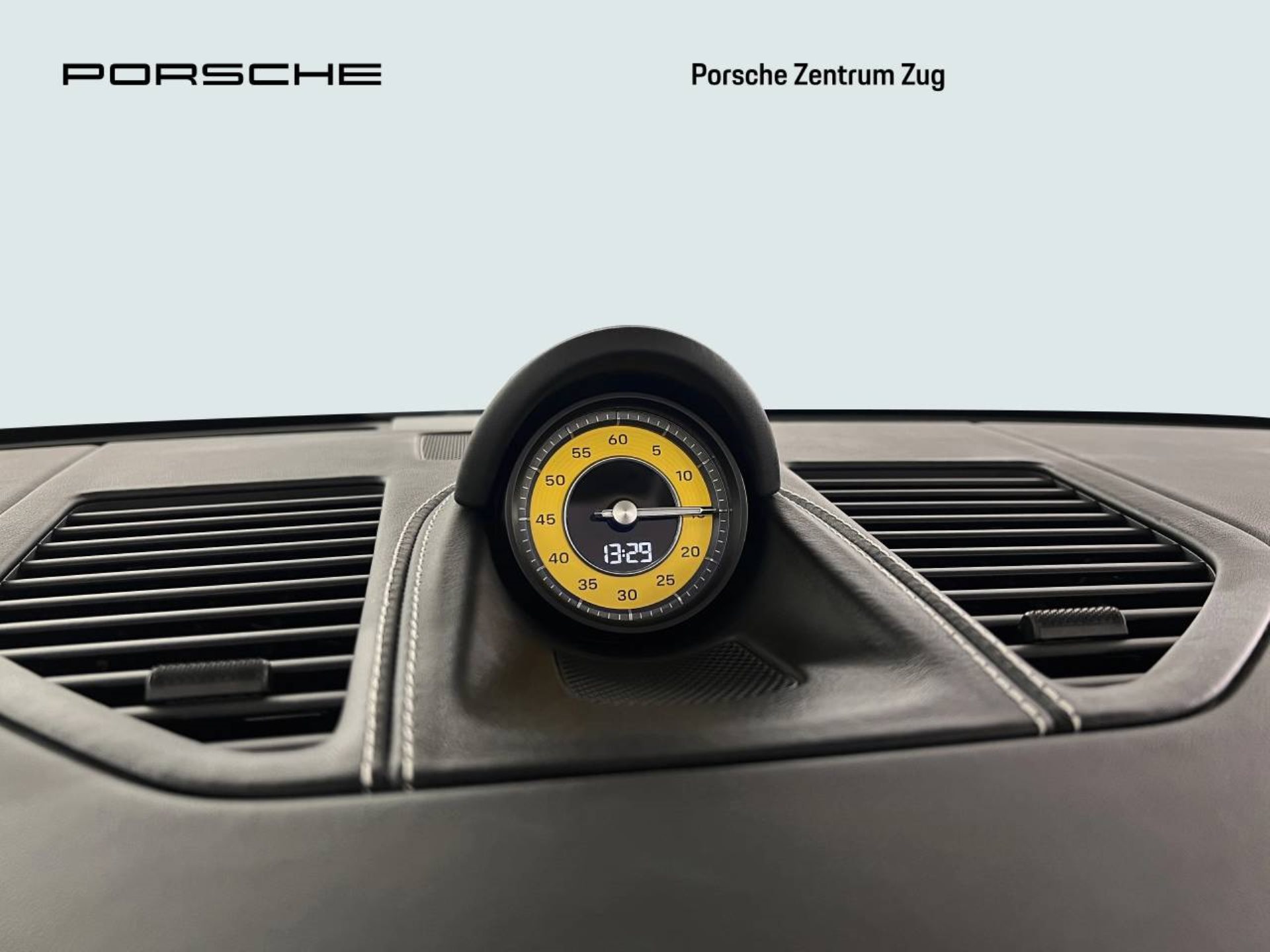 PORSCHE 911 Turbo S Cabriolet-image-27