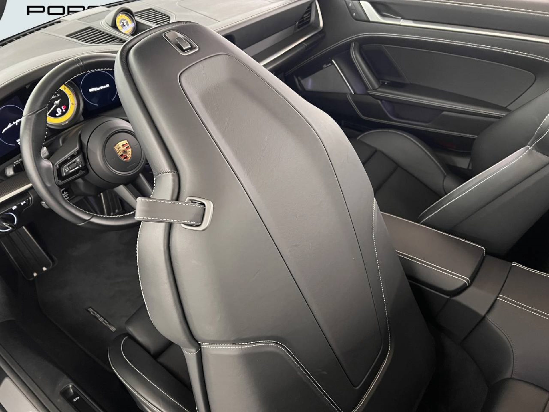 PORSCHE 911 Turbo S Cabriolet-image-23