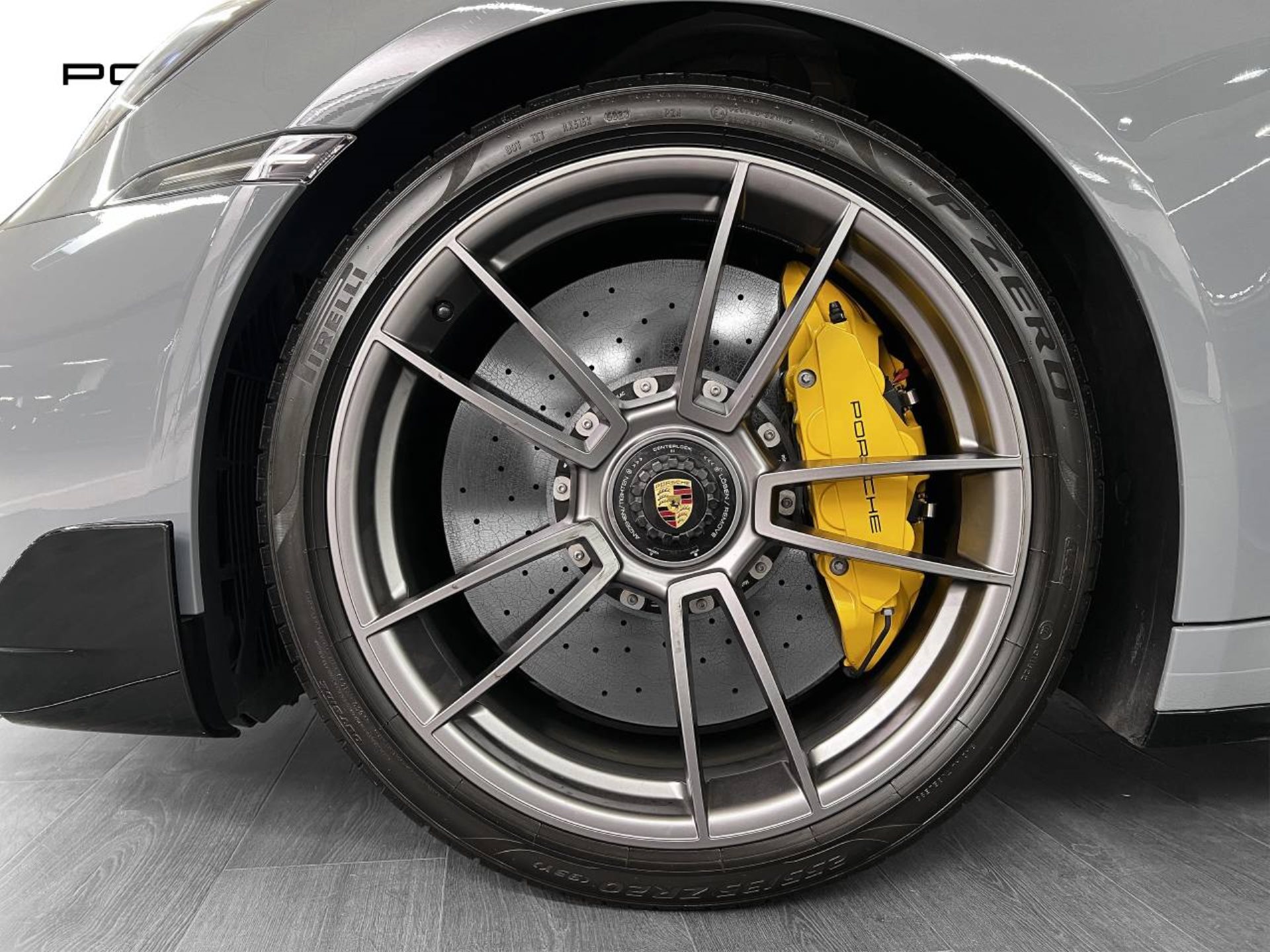 PORSCHE 911 Turbo S Cabriolet-image-11
