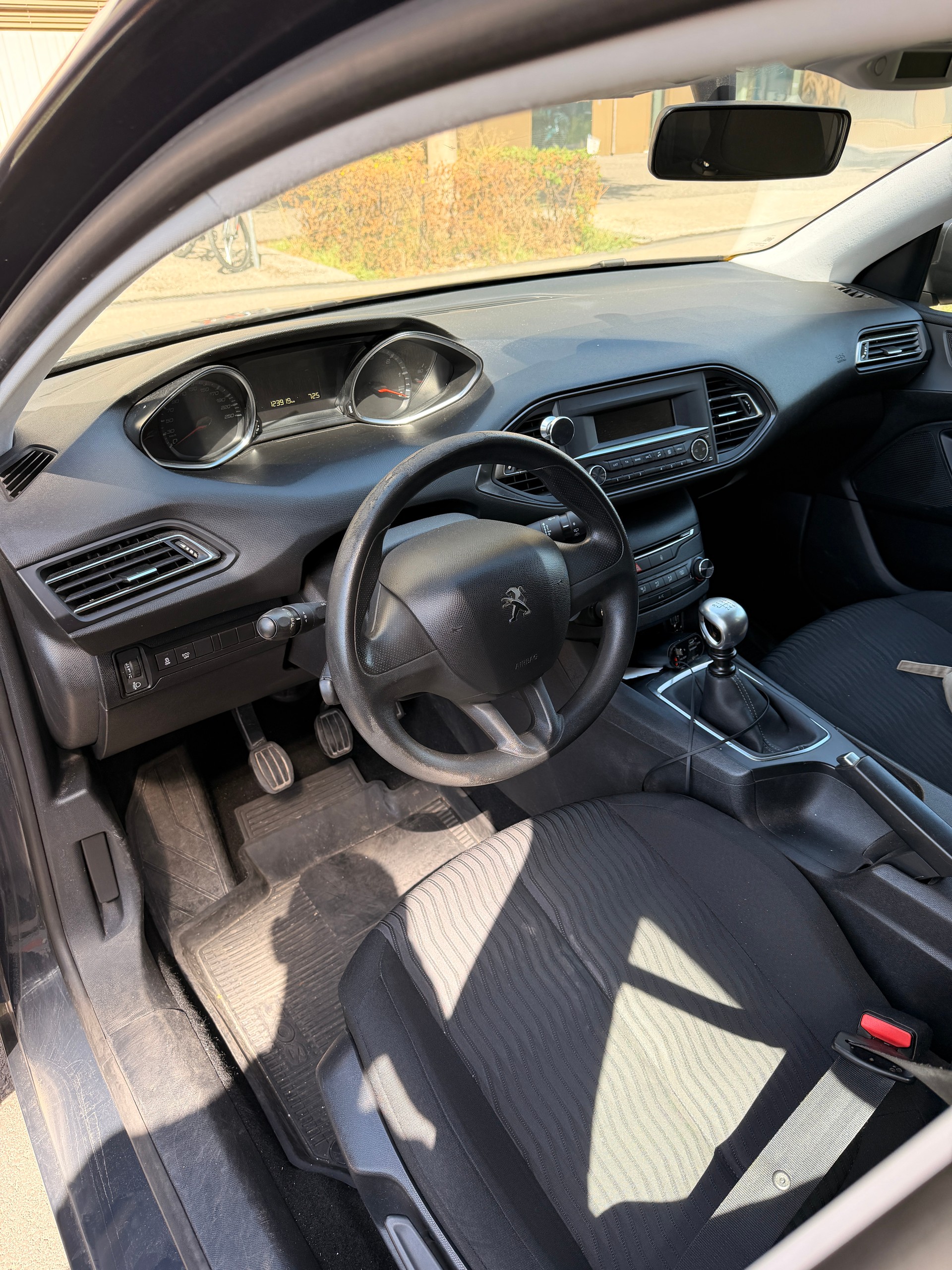 PEUGEOT 1.6 BlueHDi Active-image-5