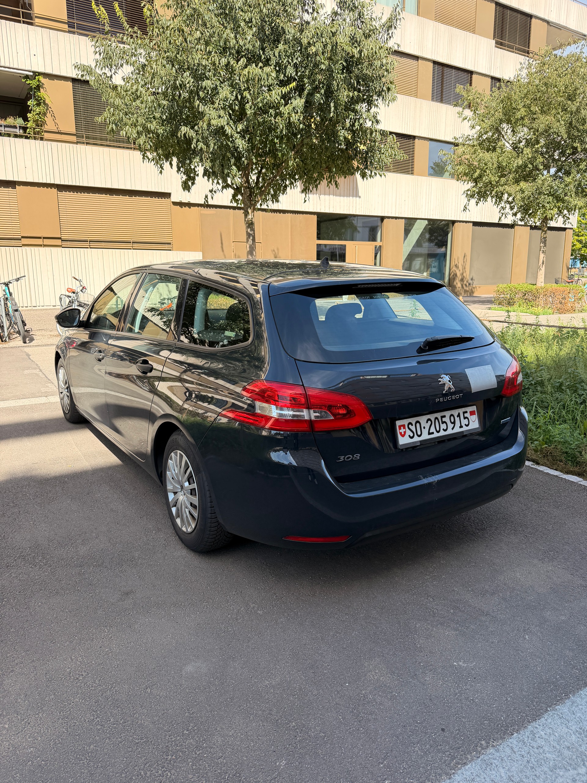 PEUGEOT 1.6 BlueHDi Active-image-1