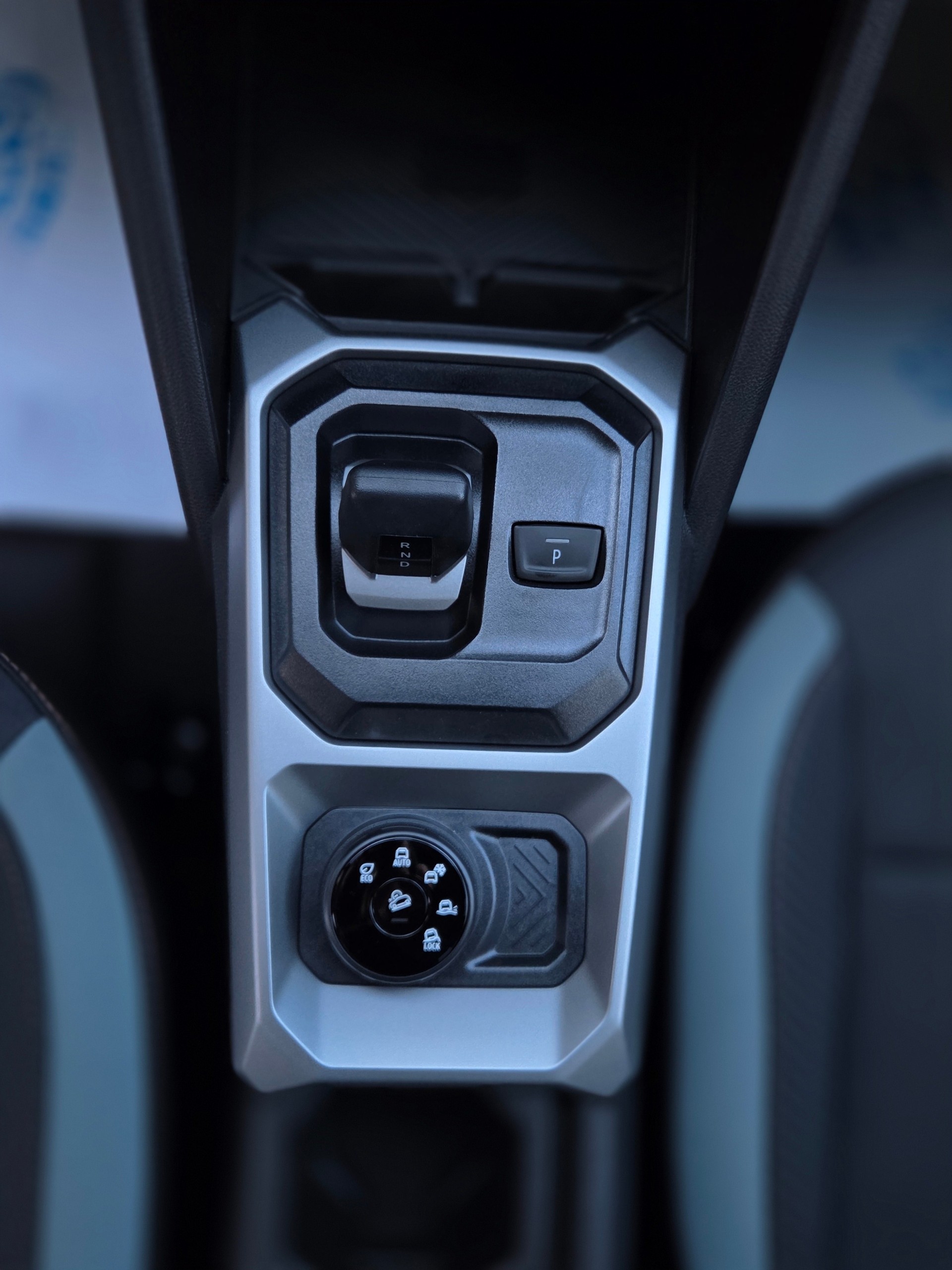 DACIA Duster TCe Hybrid 150 48V Extreme 4x4-image-12