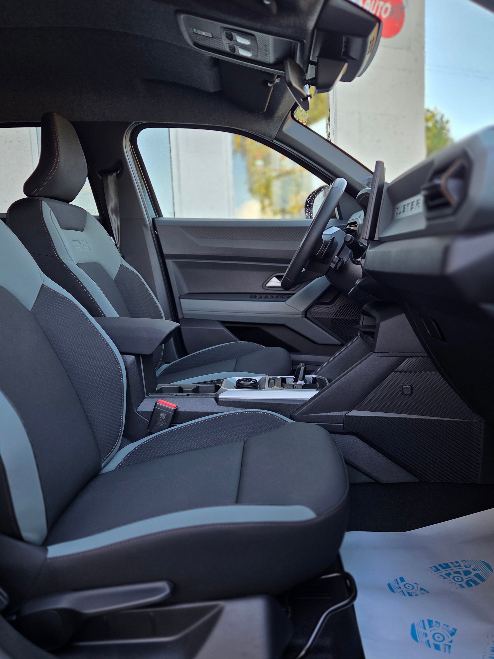 DACIA Duster TCe Hybrid 150 48V Extreme 4x4-image-8
