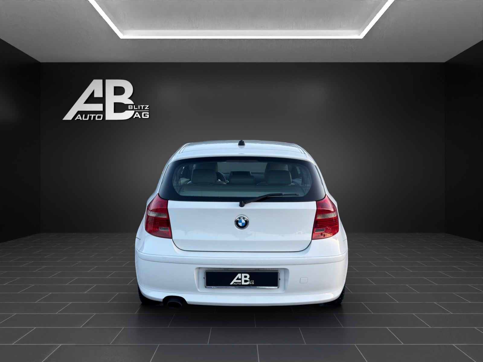 BMW 123d M-Sportpaket Steptronic mit 204 PS-image-3