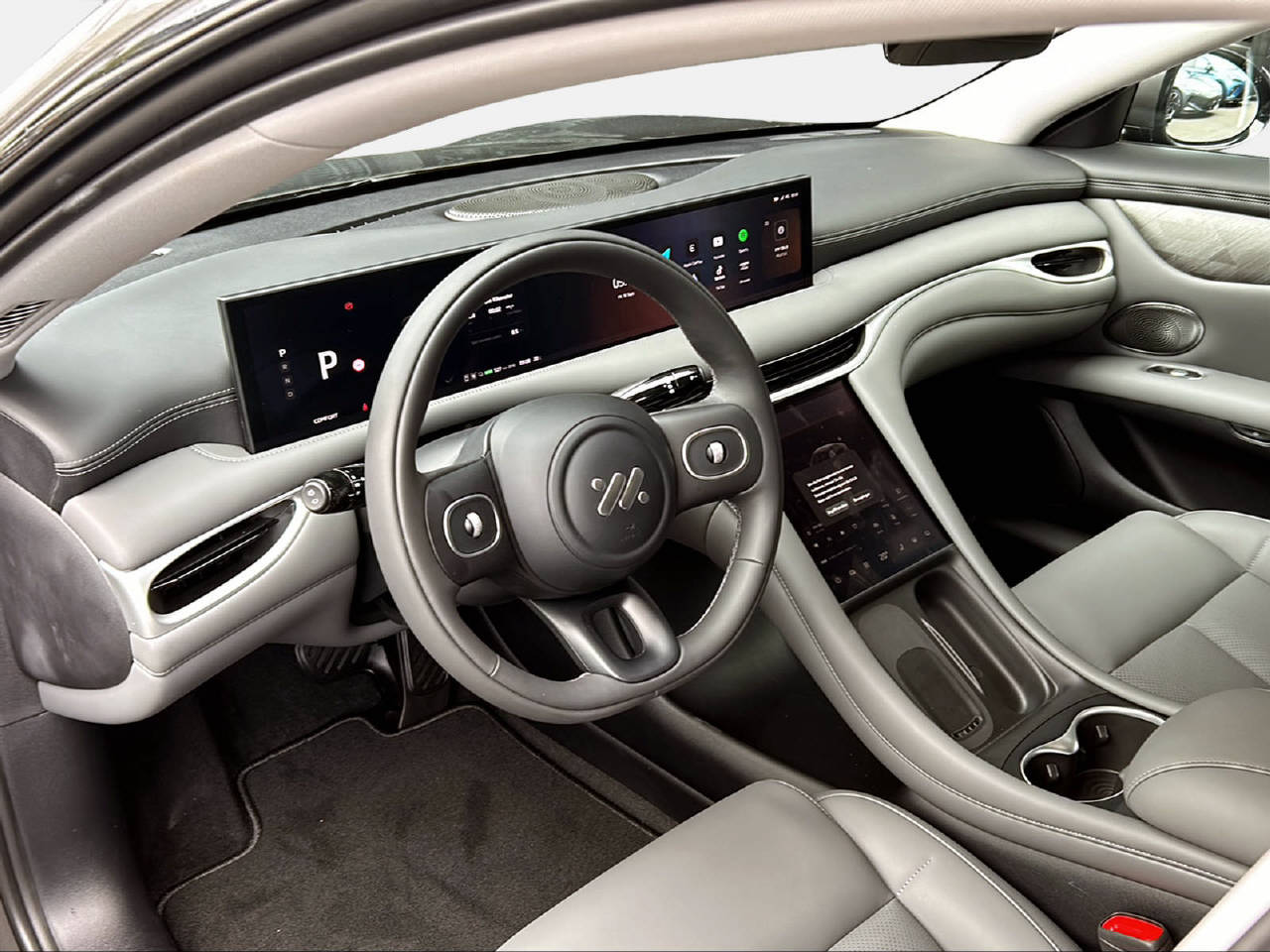 MG IM5 100 kWh Performance 4WD-image-9