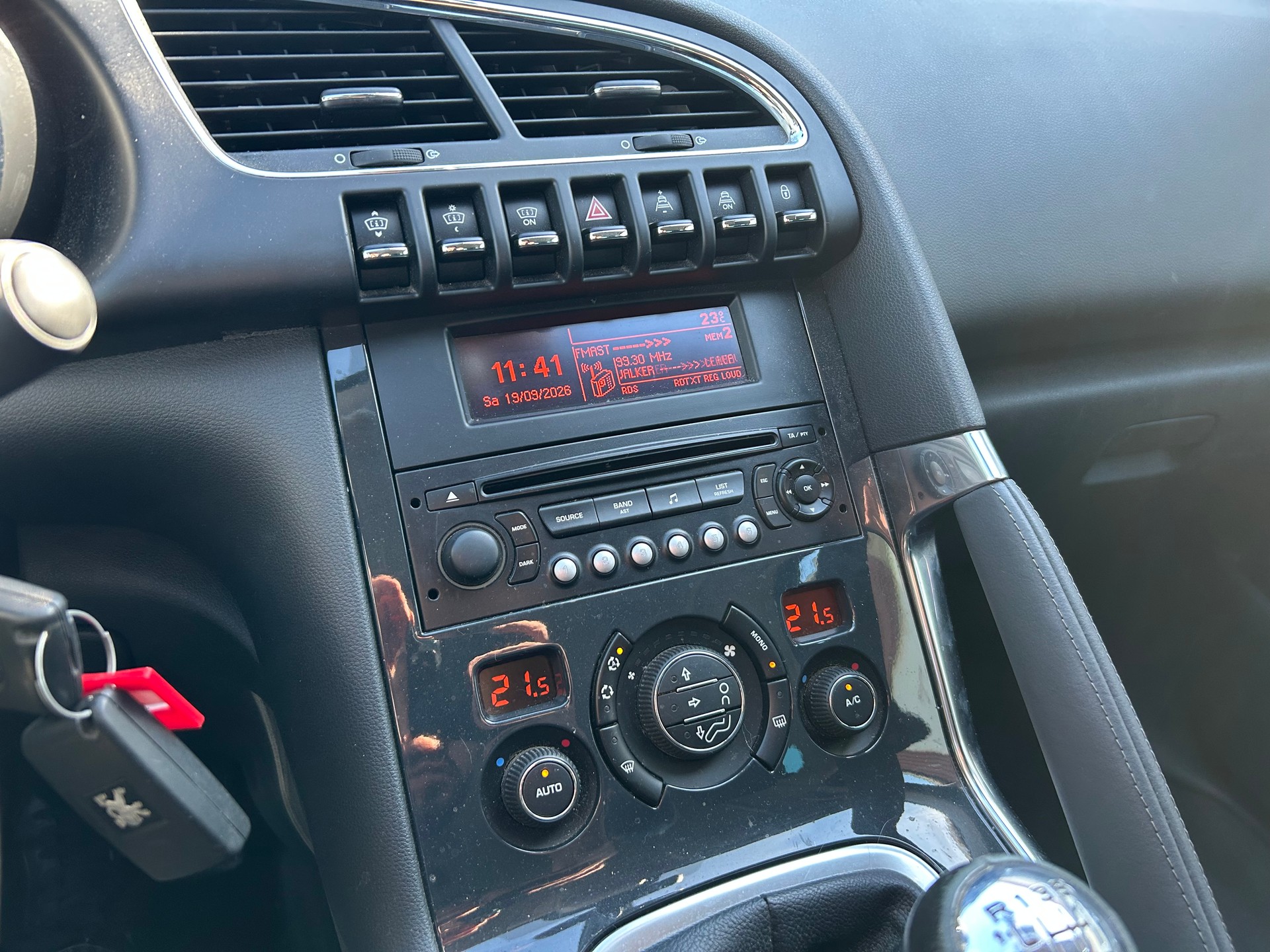 PEUGEOT 3008-image-10