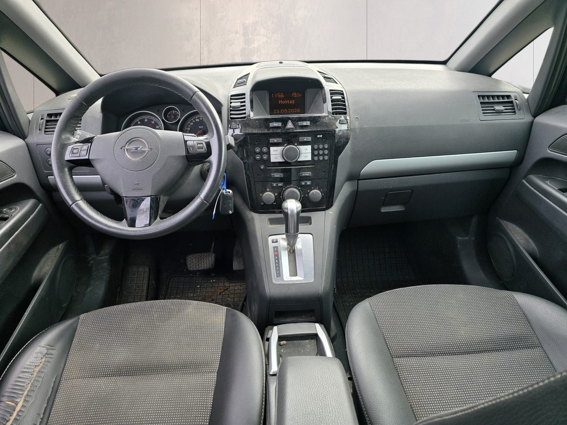 OPEL Zafira 2.2i 16V Enjoy Automatic-image-9