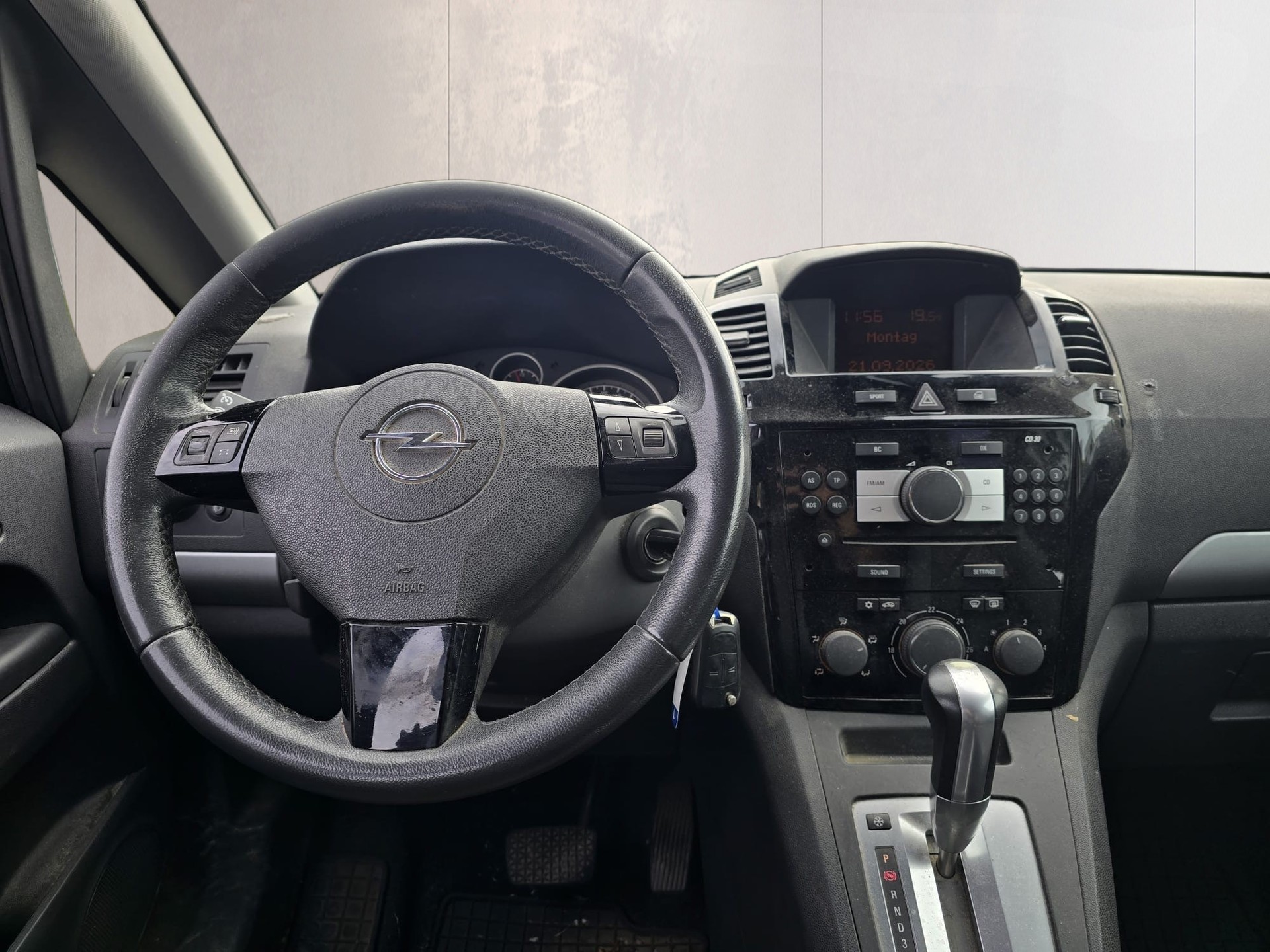 OPEL Zafira 2.2i 16V Enjoy Automatic-image-10