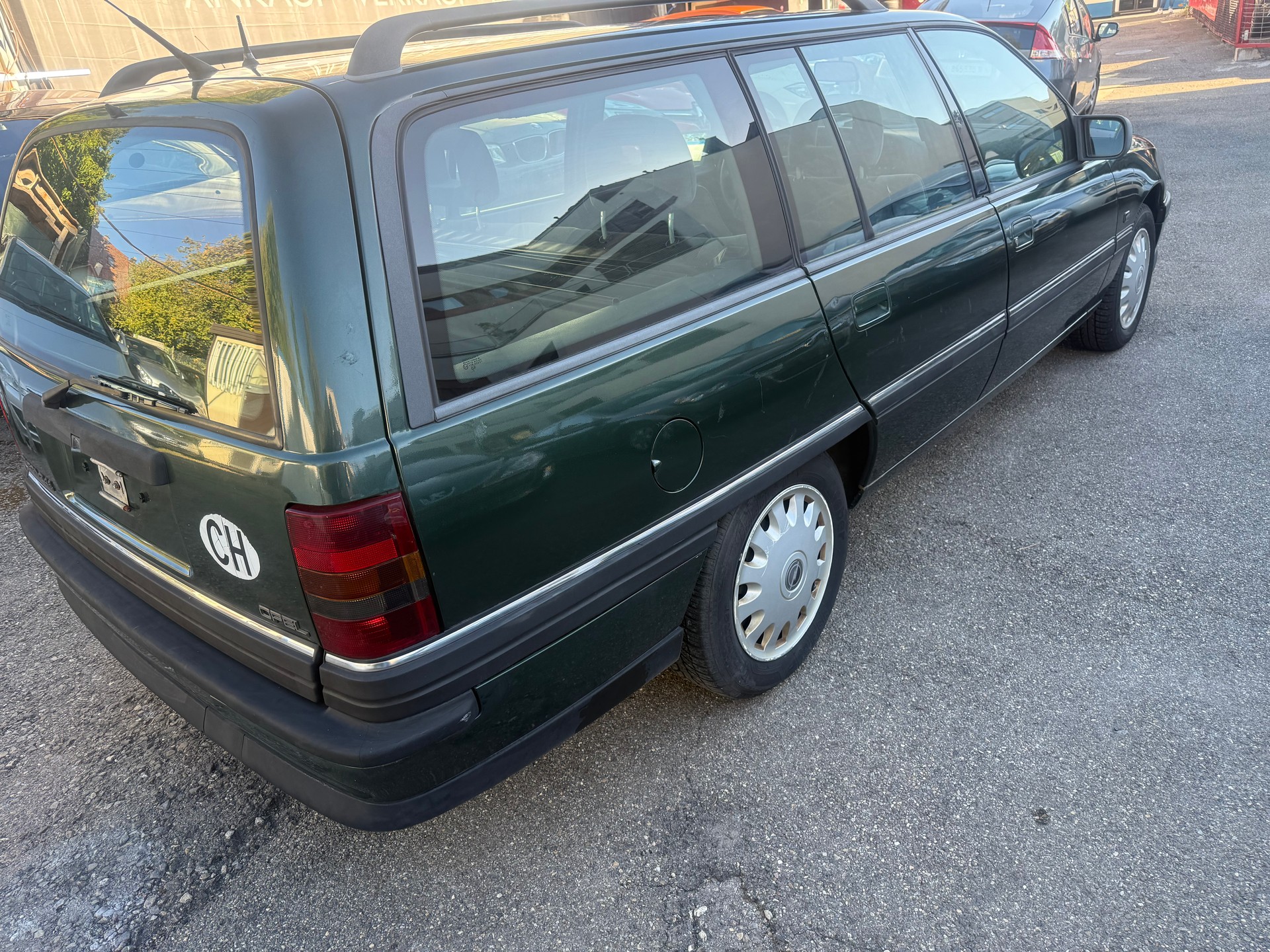 OPEL Omega 2.4i Caravan Travel-image-5