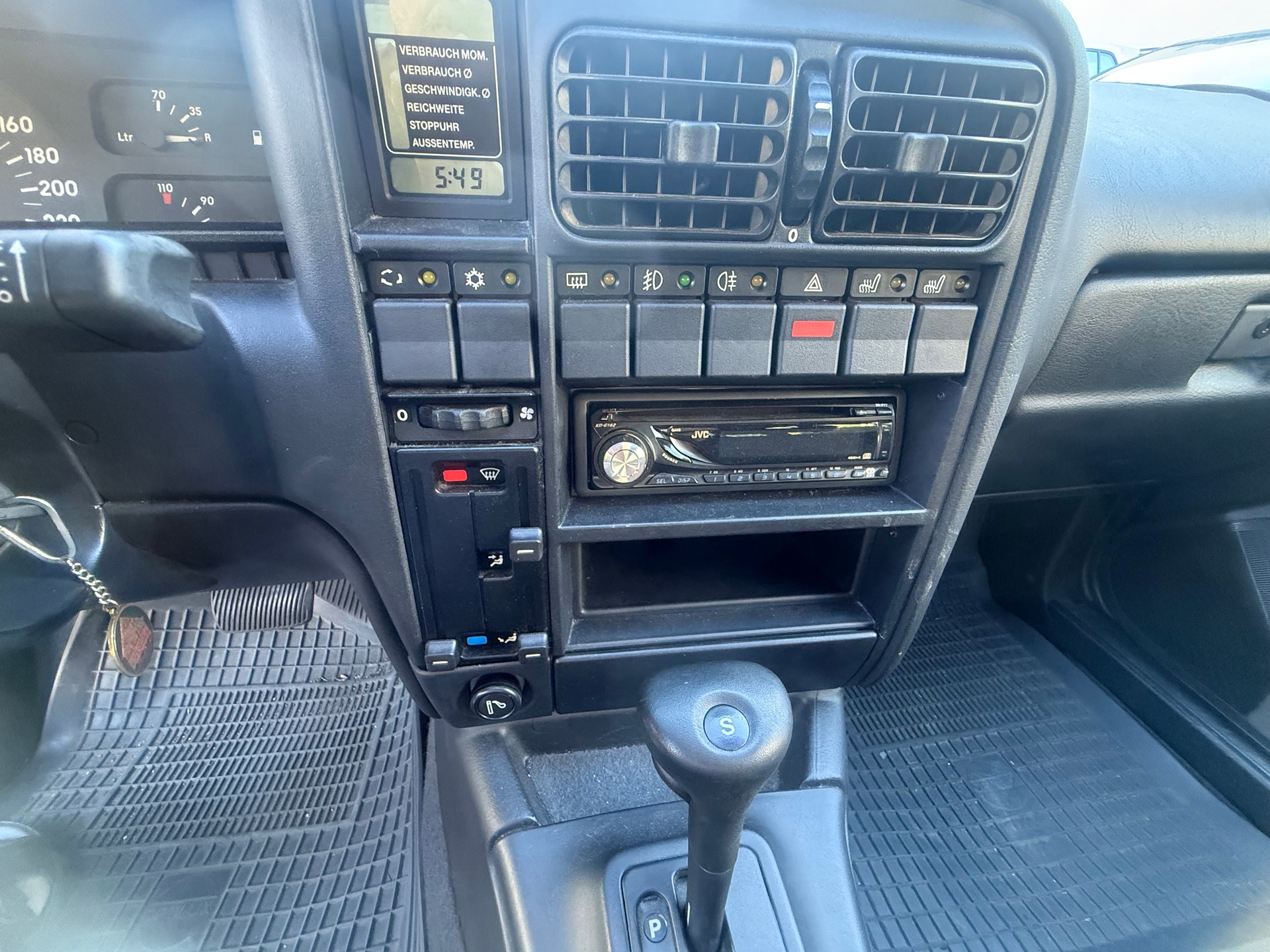 OPEL Omega 2.4i Caravan Travel-image-9