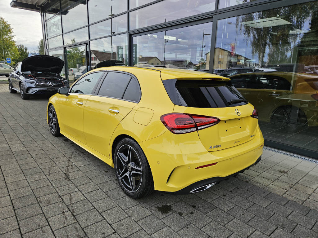 MERCEDES-BENZ A 200 4Matic AMG Line-image-2