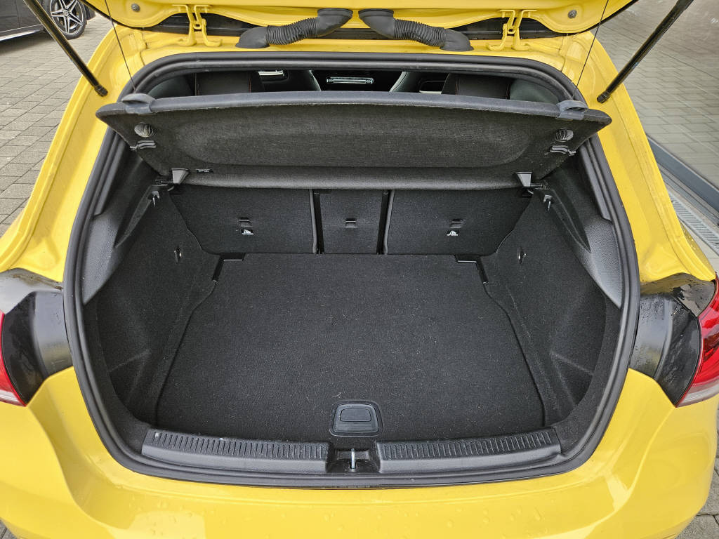 MERCEDES-BENZ A 200 4Matic AMG Line-image-3