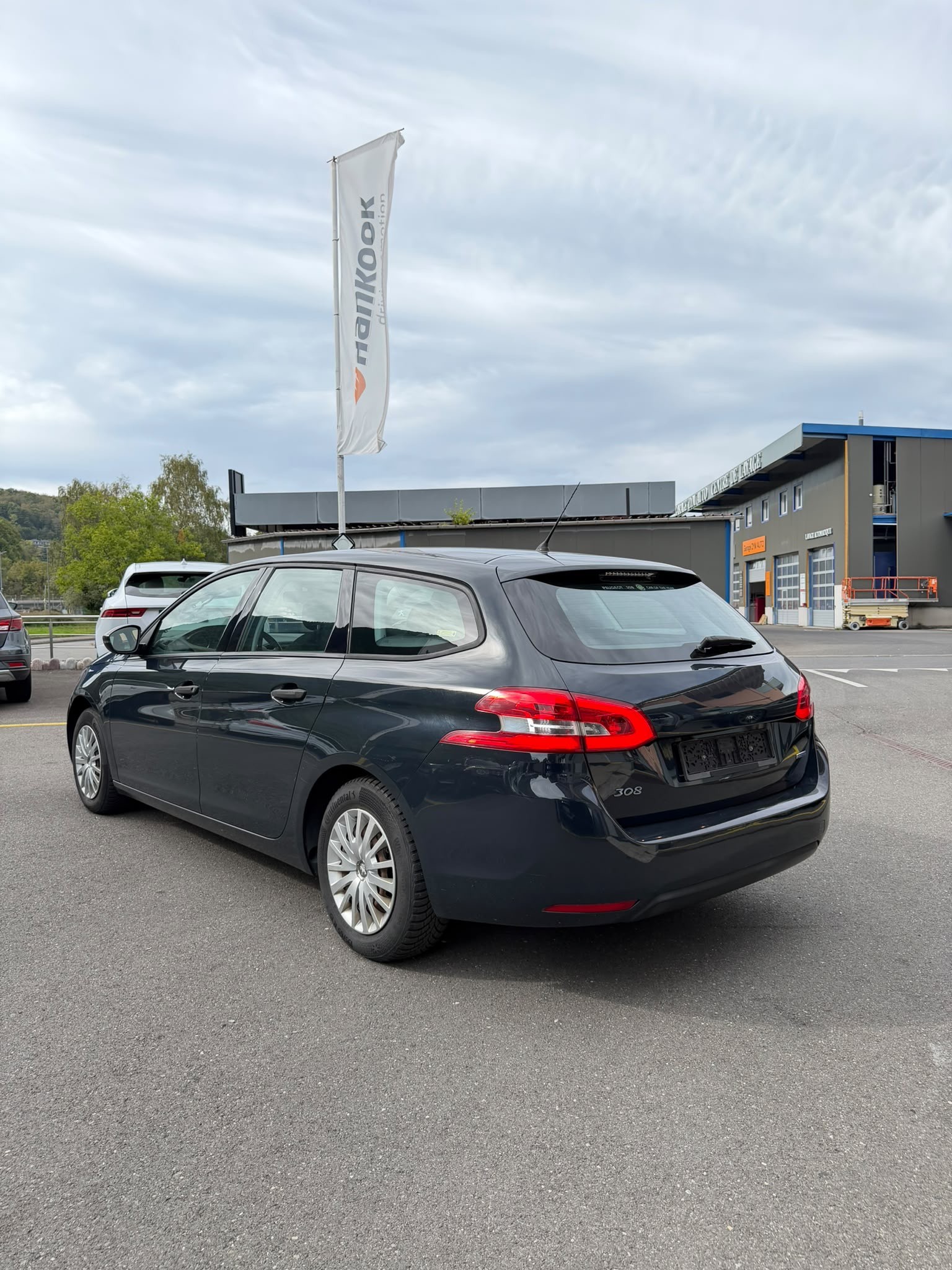 PEUGEOT 308 SW 1.6 BlueHDI Allure-image-2