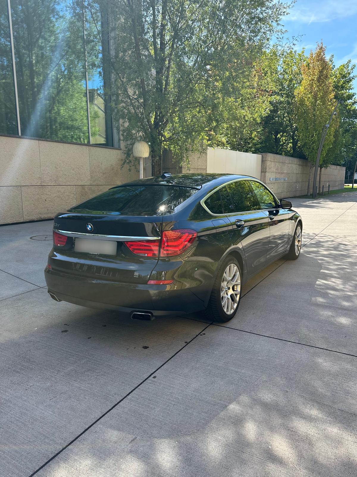 BMW 550i xDrive-image-3