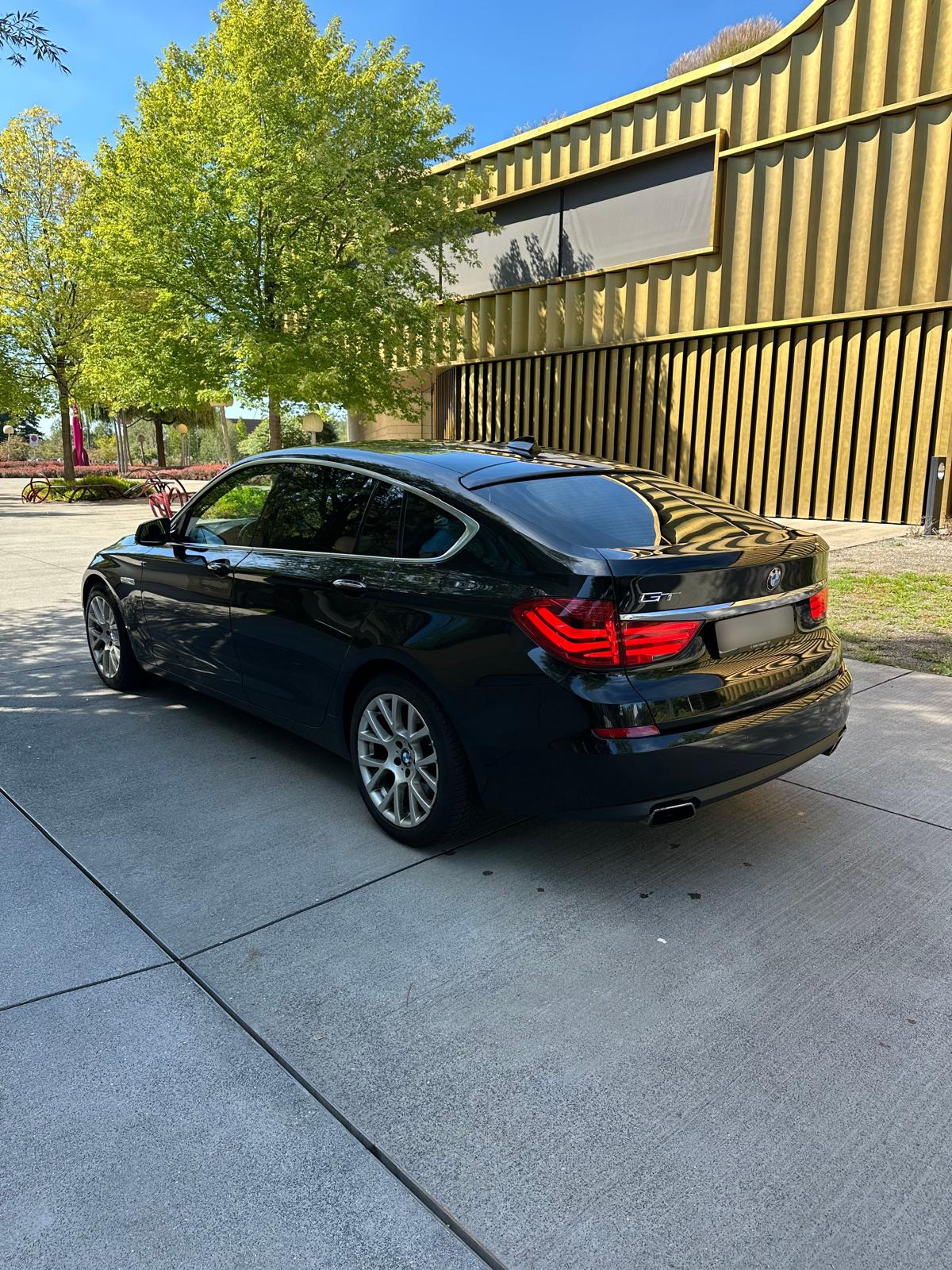 BMW 550i xDrive-image-2
