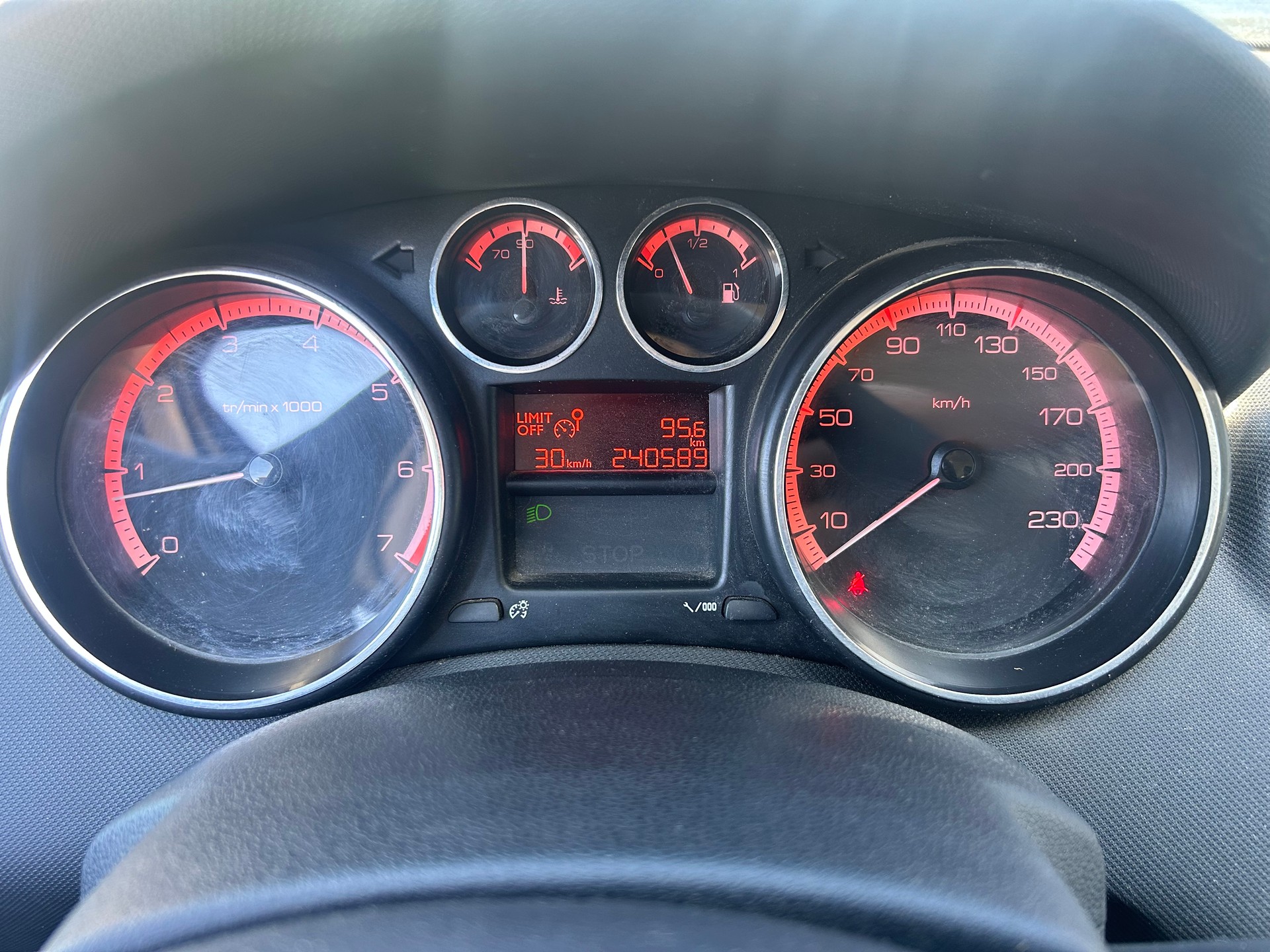 PEUGEOT 308 SW 1.4 16V VTI Access-image-6