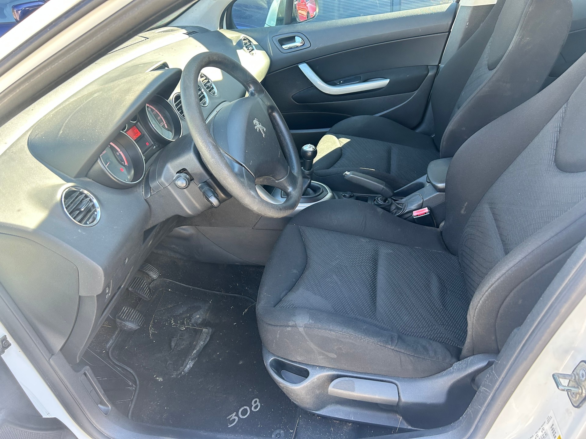 PEUGEOT 308 SW 1.4 16V VTI Access-image-3