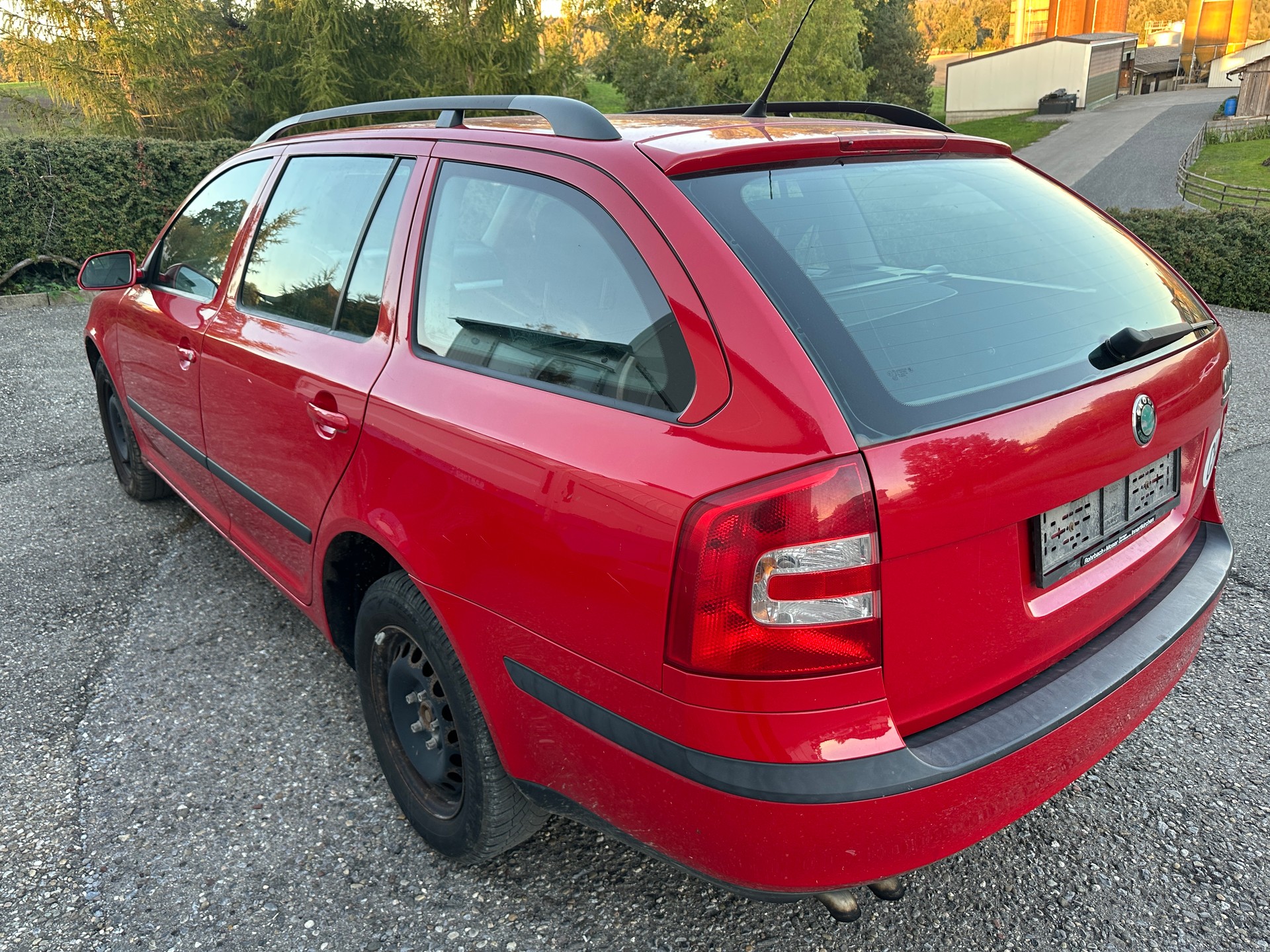 SKODA Octavia 1.9 TDI Swiss Adventure 4x4-image-2