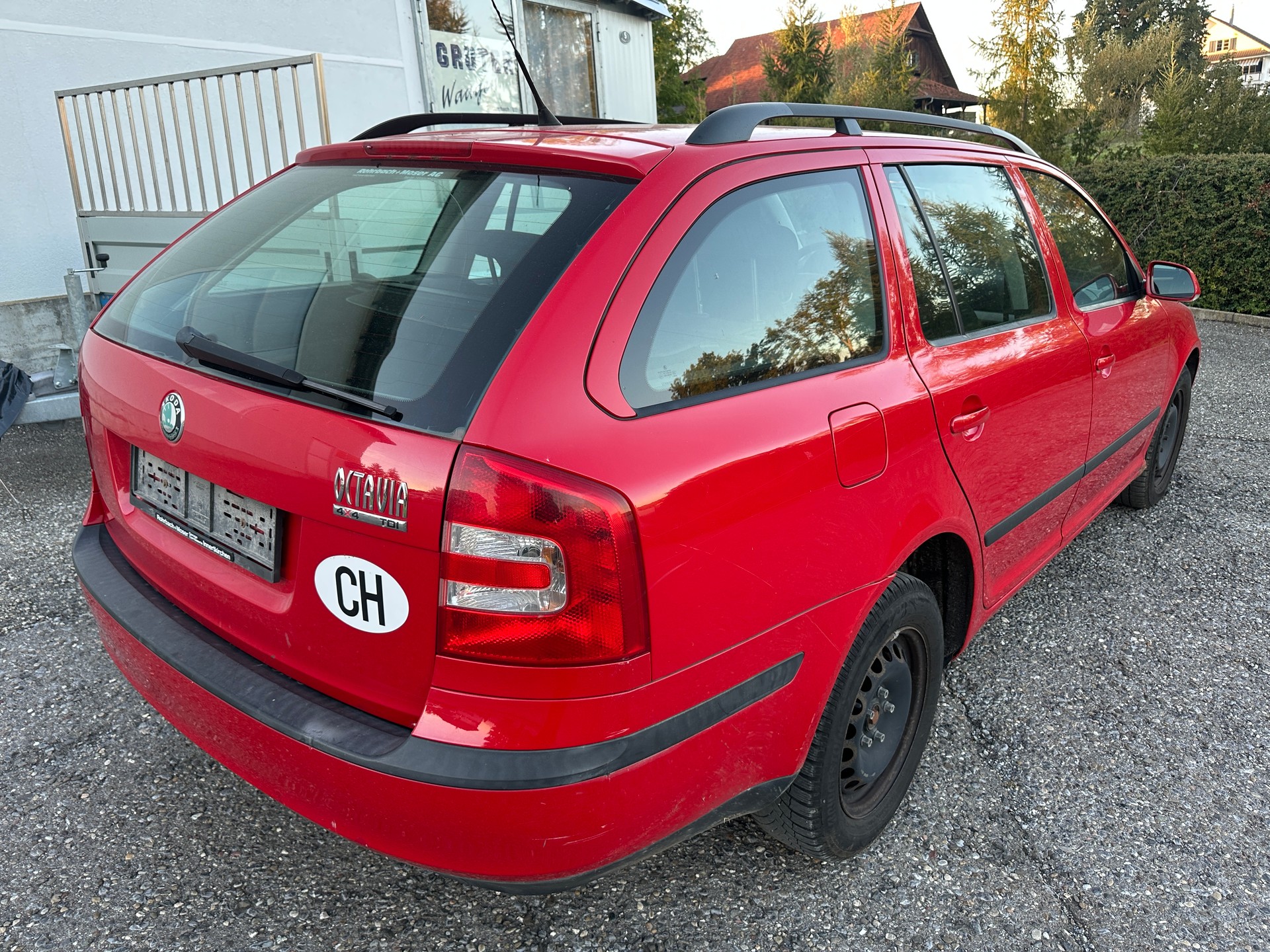 SKODA Octavia 1.9 TDI Swiss Adventure 4x4-image-3