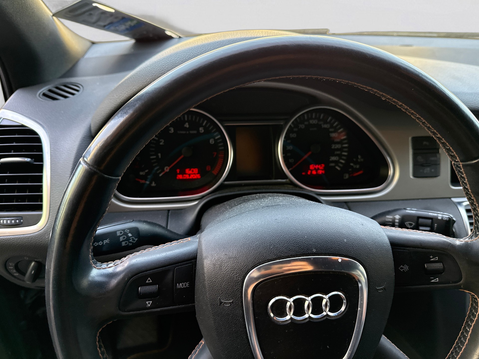 AUDI Q7 4.2 FSI quattro tiptronic-image-16