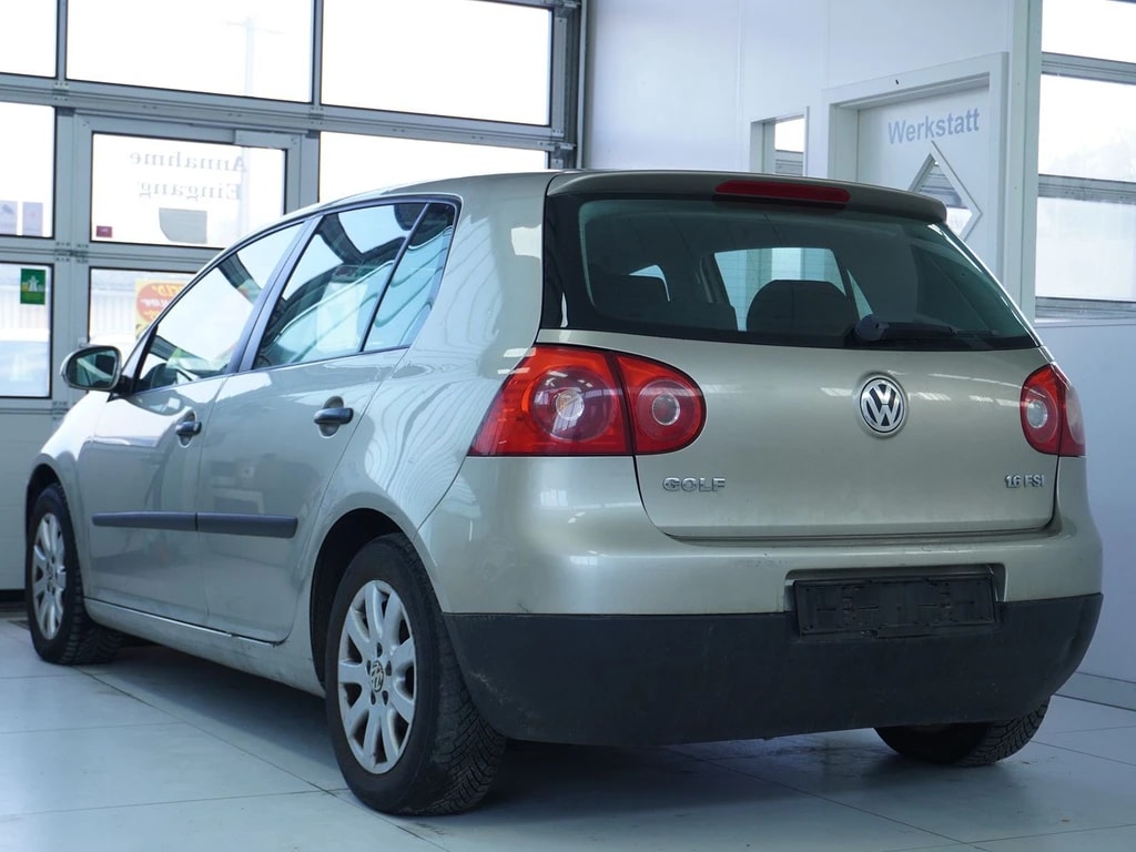 VW Golf 2.0 FSI Comfortline-image-1