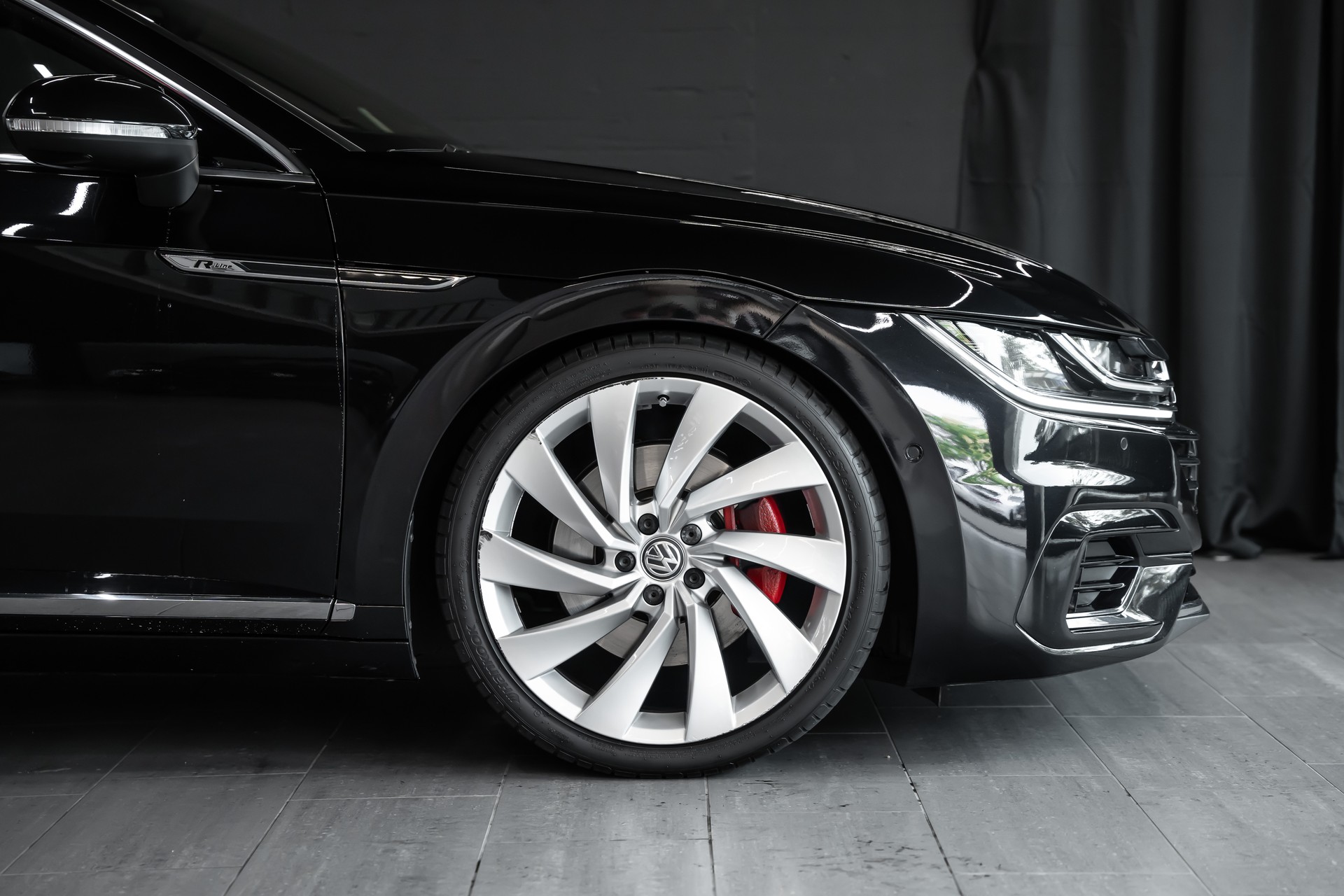 VW Arteon 2.0 TSI BMT R-Line 4Motion DSG / 360 Kamera / Head Up / Massage Sitze / Luxus Paket / Pano-Schiebedach-image-3