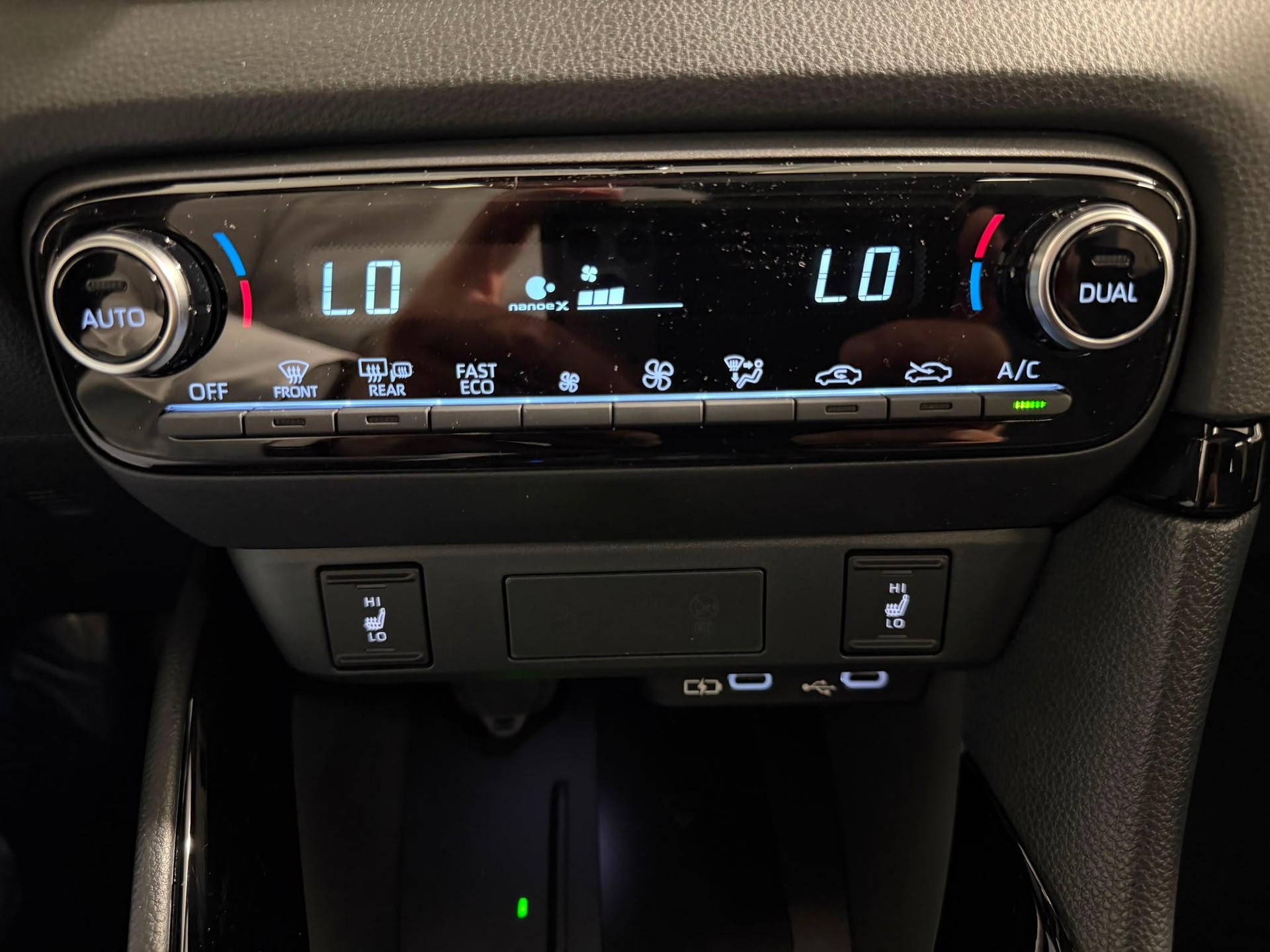 TOYOTA Yaris 1.5 VVT-i HSD Premium-image-7