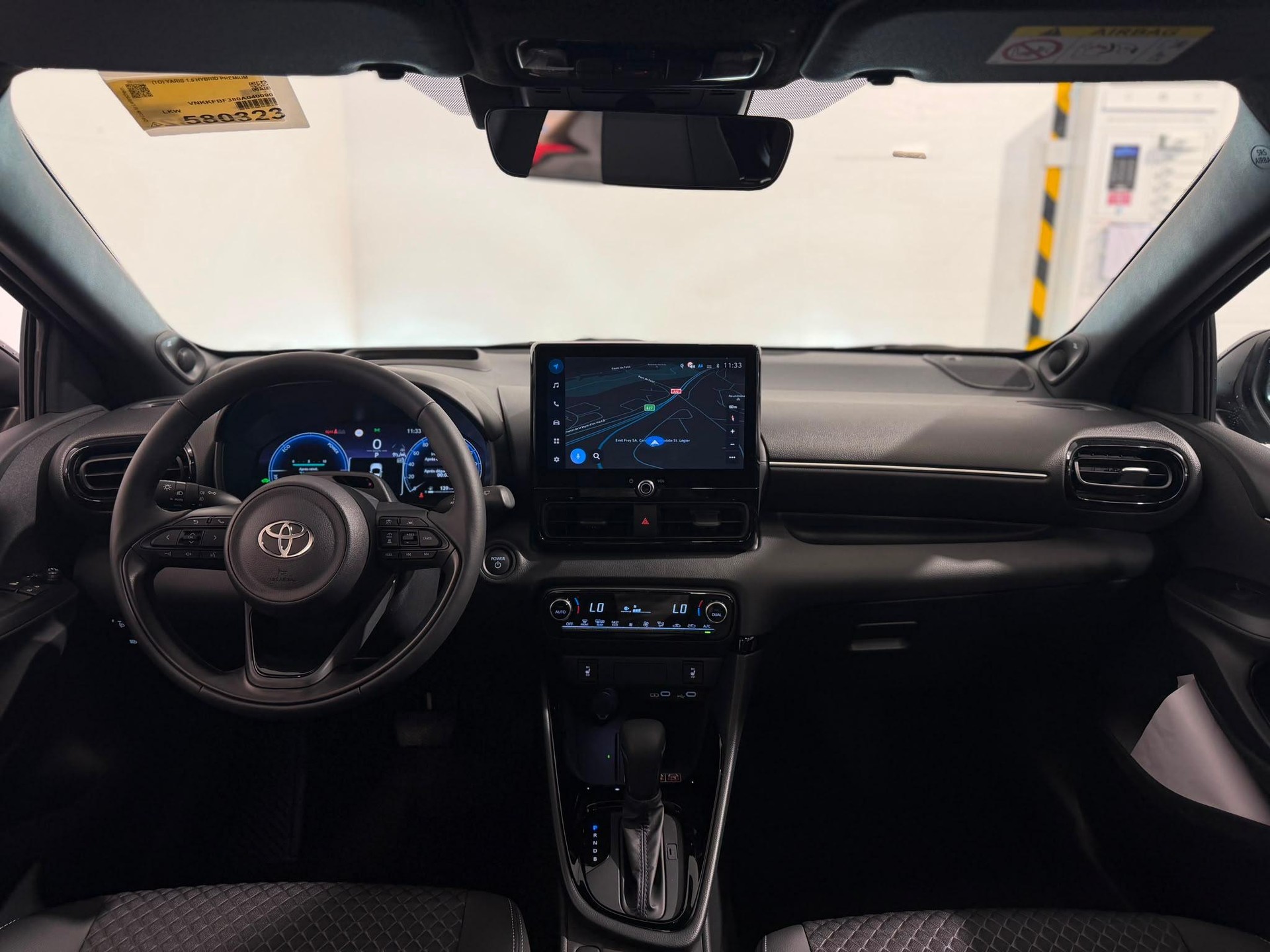 TOYOTA Yaris 1.5 VVT-i HSD Premium-image-4