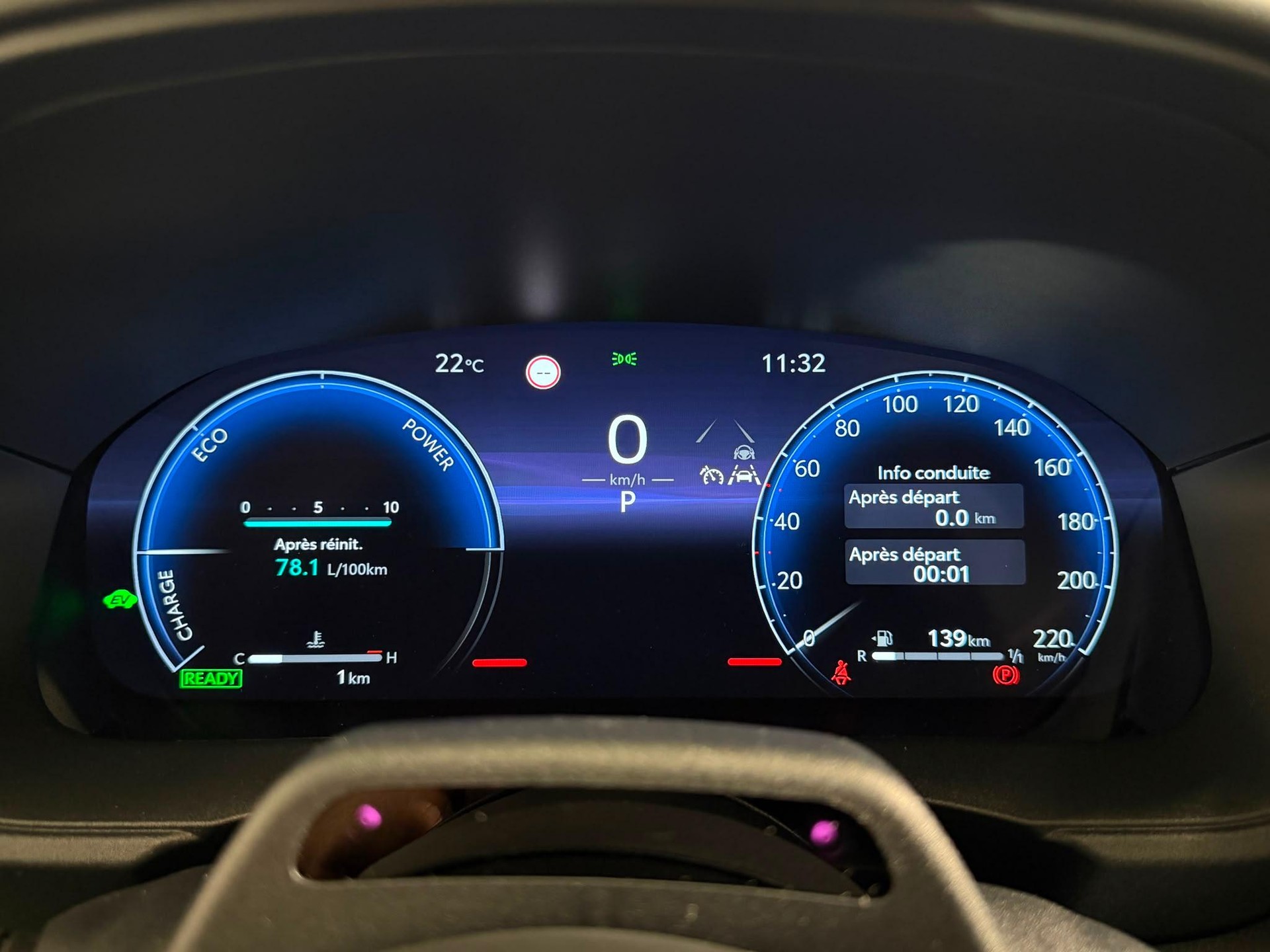 TOYOTA Yaris 1.5 VVT-i HSD Premium-image-3