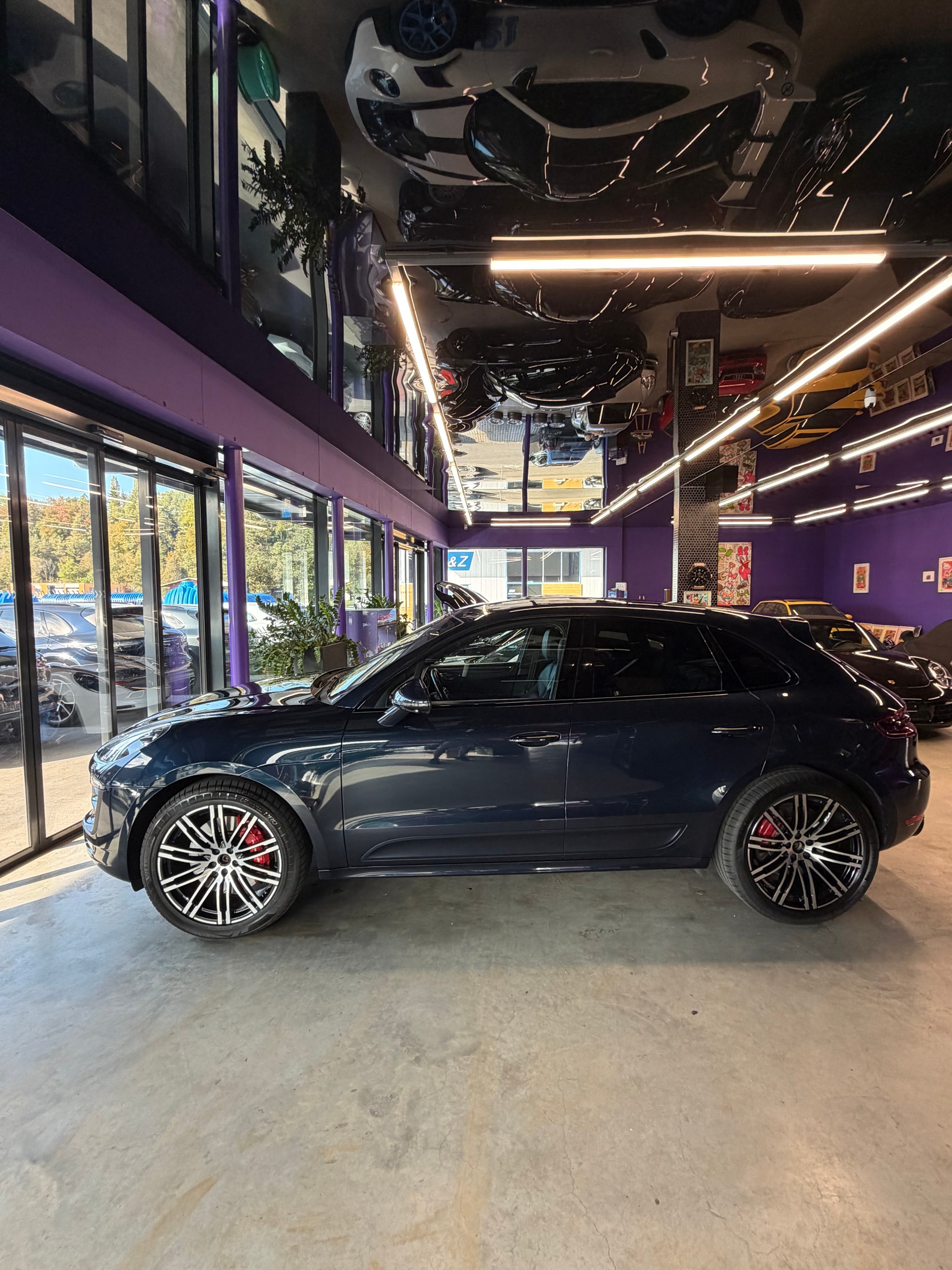 PORSCHE Macan Turbo Performance PDK-showroom-element-1