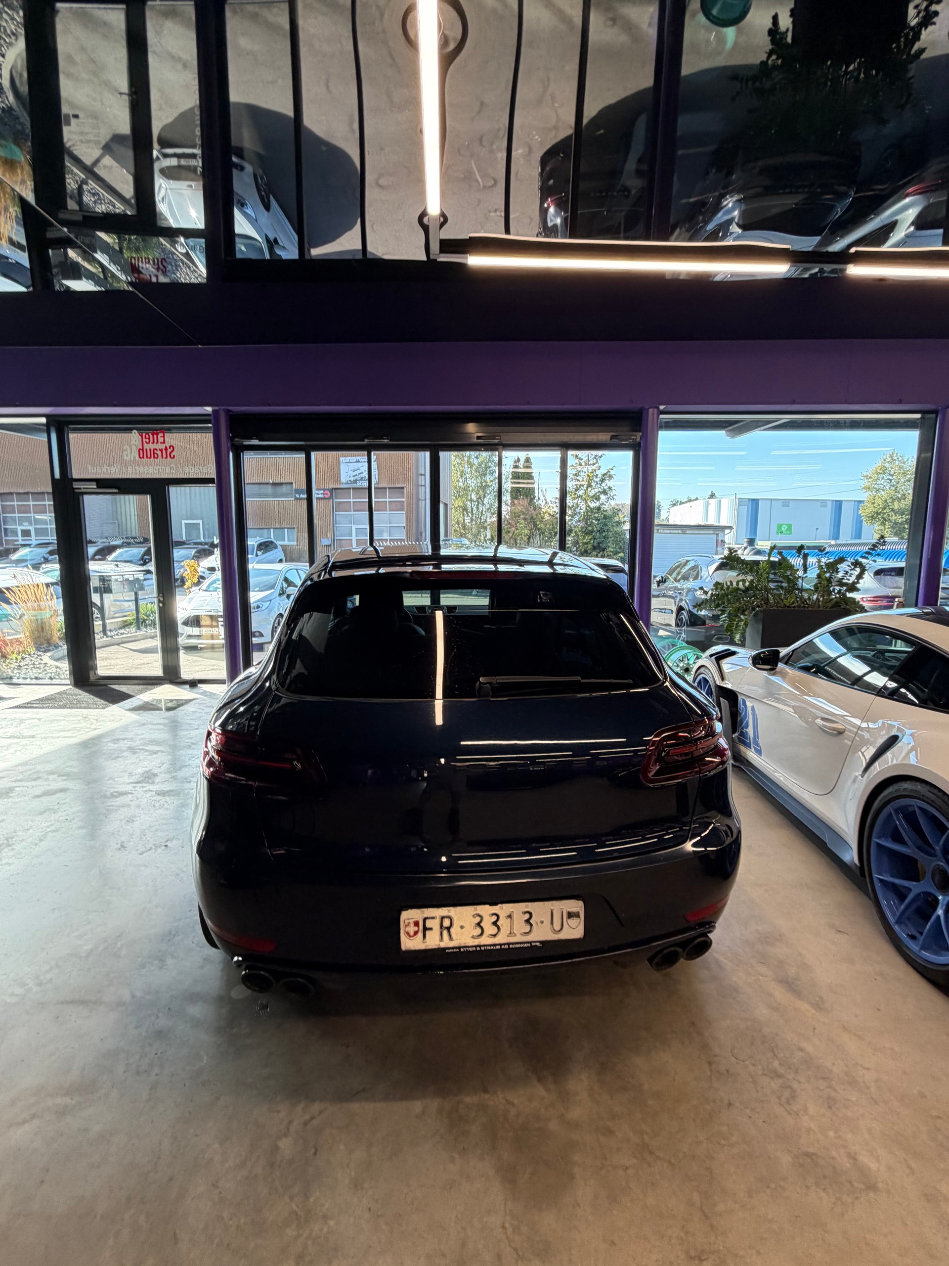PORSCHE Macan Turbo Performance PDK-showroom-element-3
