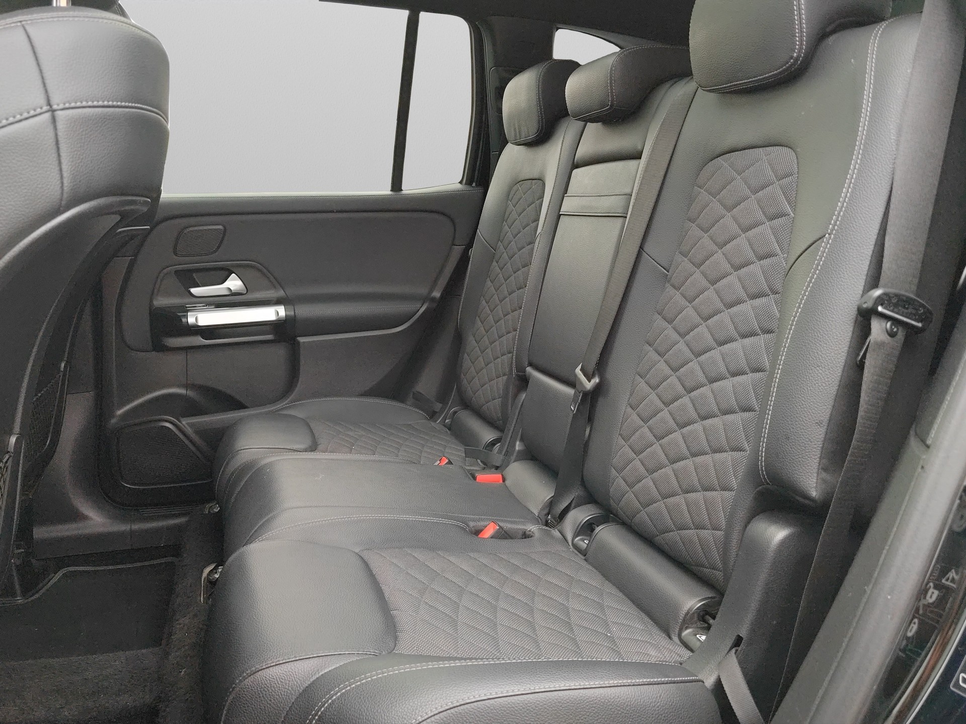 MERCEDES-BENZ GLB 200 d 4Matic Progressive 8G-Tronic-image-24
