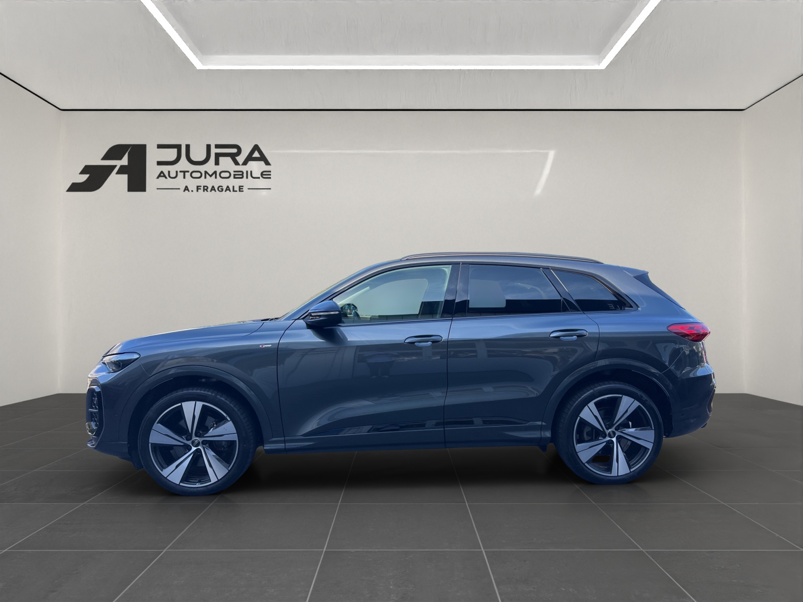 AUDI Q5 SUV 2.0 TDI quattro S-Tronic-image-3