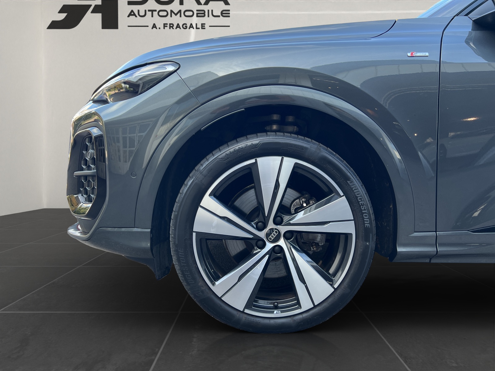 AUDI Q5 SUV 2.0 TDI quattro S-Tronic-image-6
