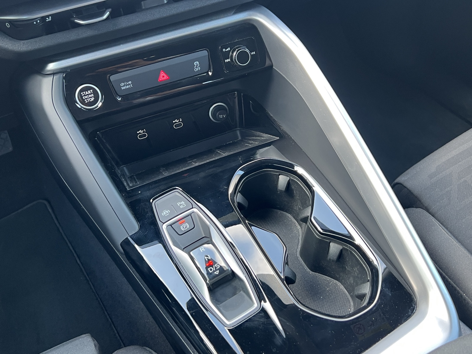AUDI Q5 SUV 2.0 TDI quattro S-Tronic-image-10