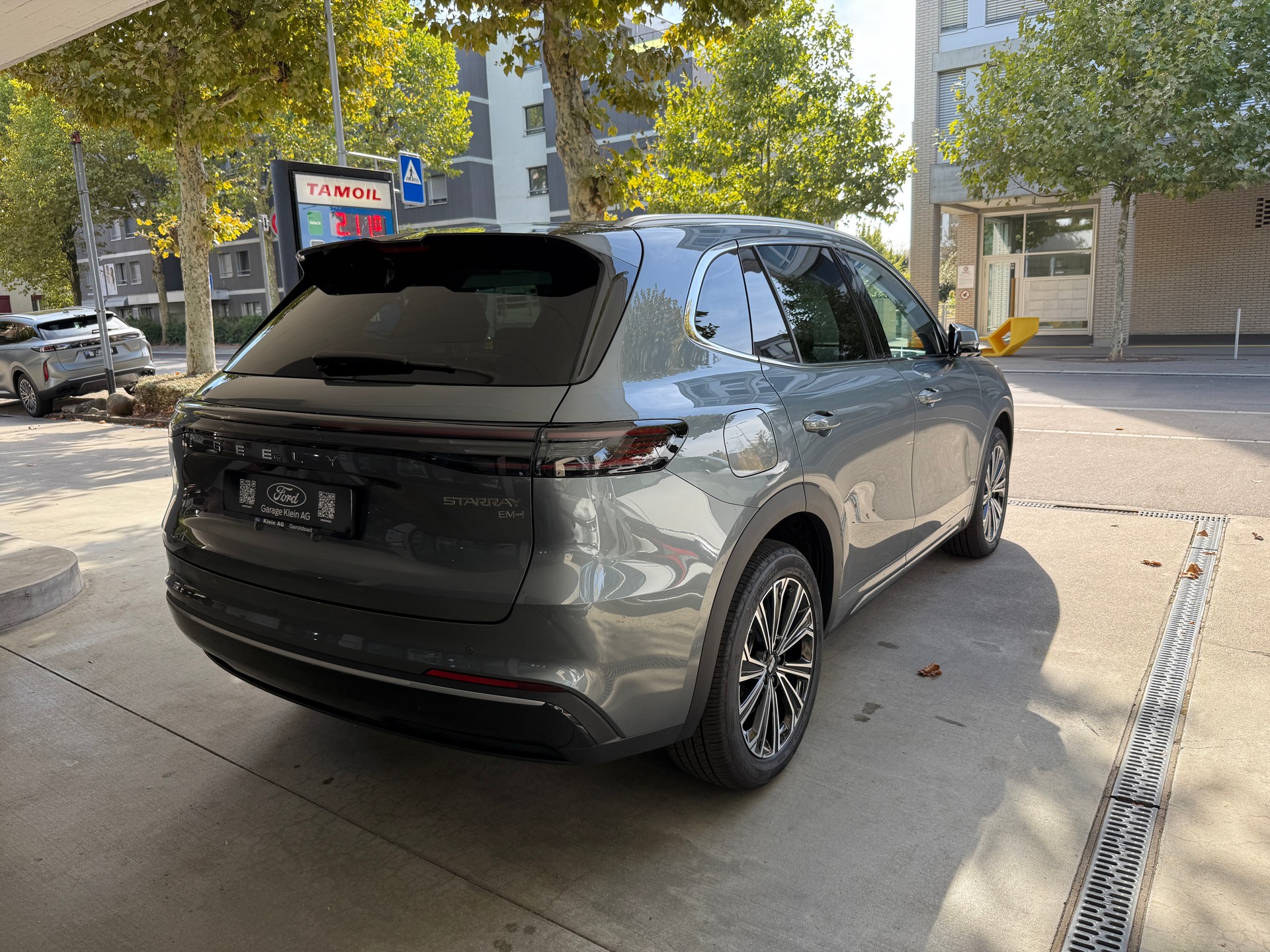 GEELY Max+-image-3