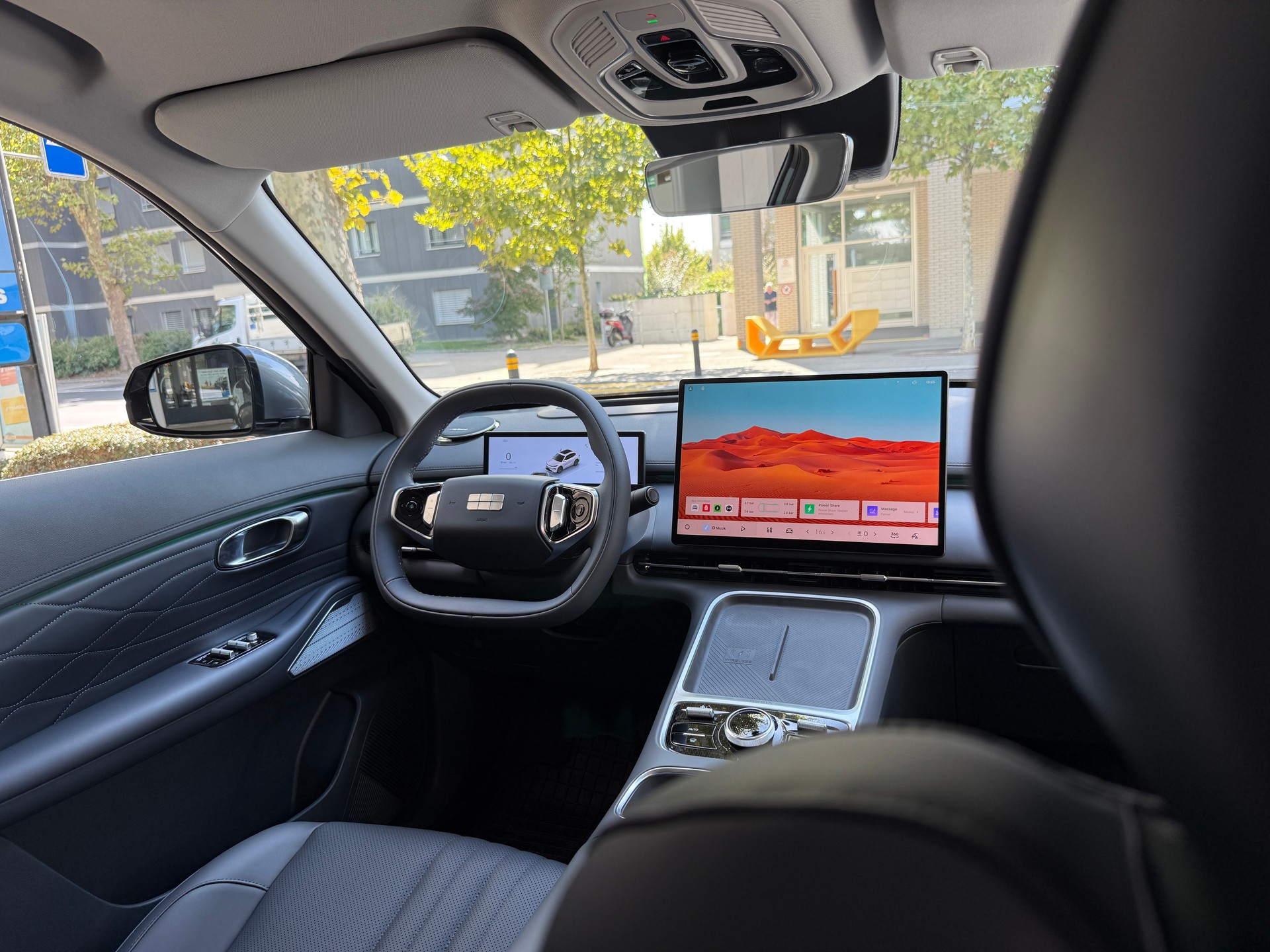 GEELY Max+-image-12